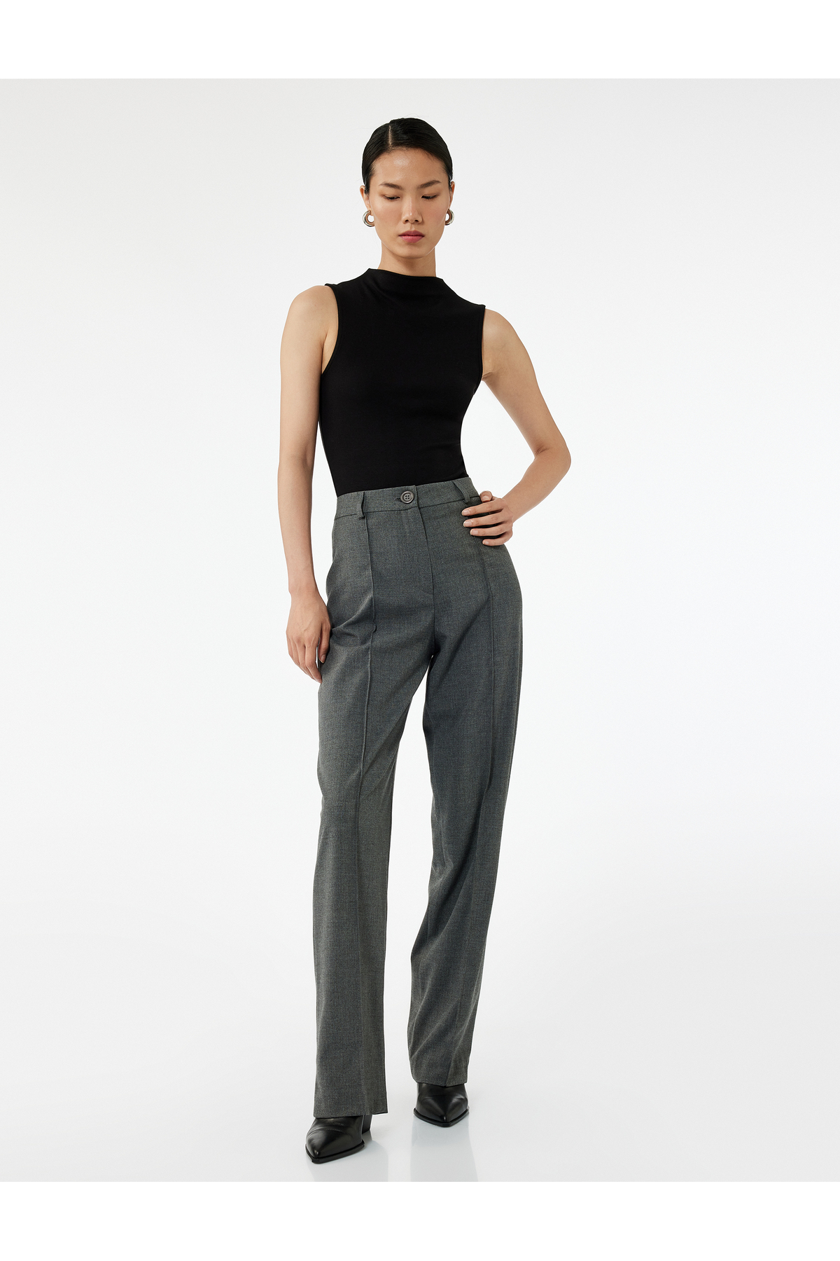 Normal Bel Straight Fit Nervür Detaylı Kumaş Pantolon