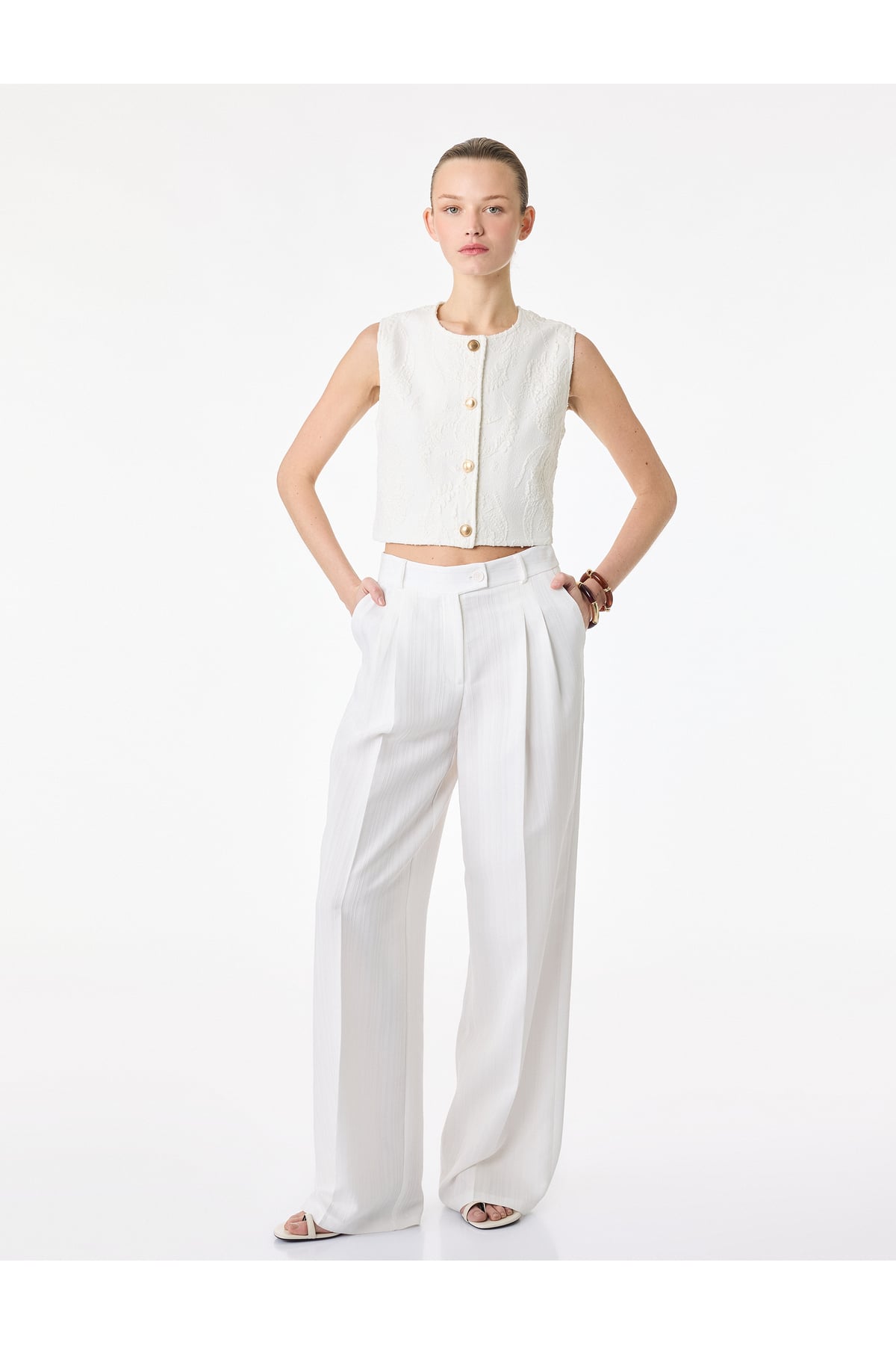 Slim Fit Bisiklet Yaka Gold Düğmeli Floral Dokulu Yelek