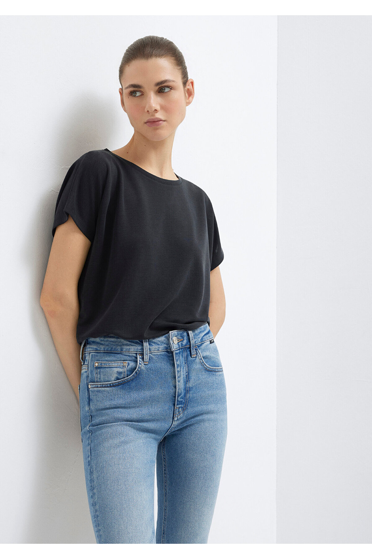 Soft-Premium Siyah (TENCEL™) Modal Karışımlı Basic Tişört Loose Fit / Bol Rahat Kesim 167245-900