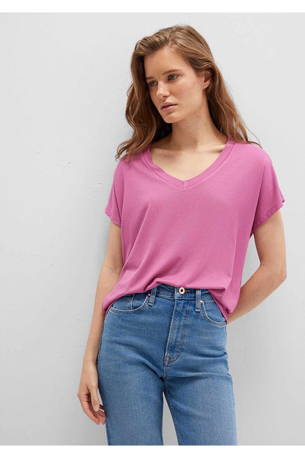 V Yaka Pembe Basic Viskoz Tişört Regular Fit / Normal Kesim 167714-70955