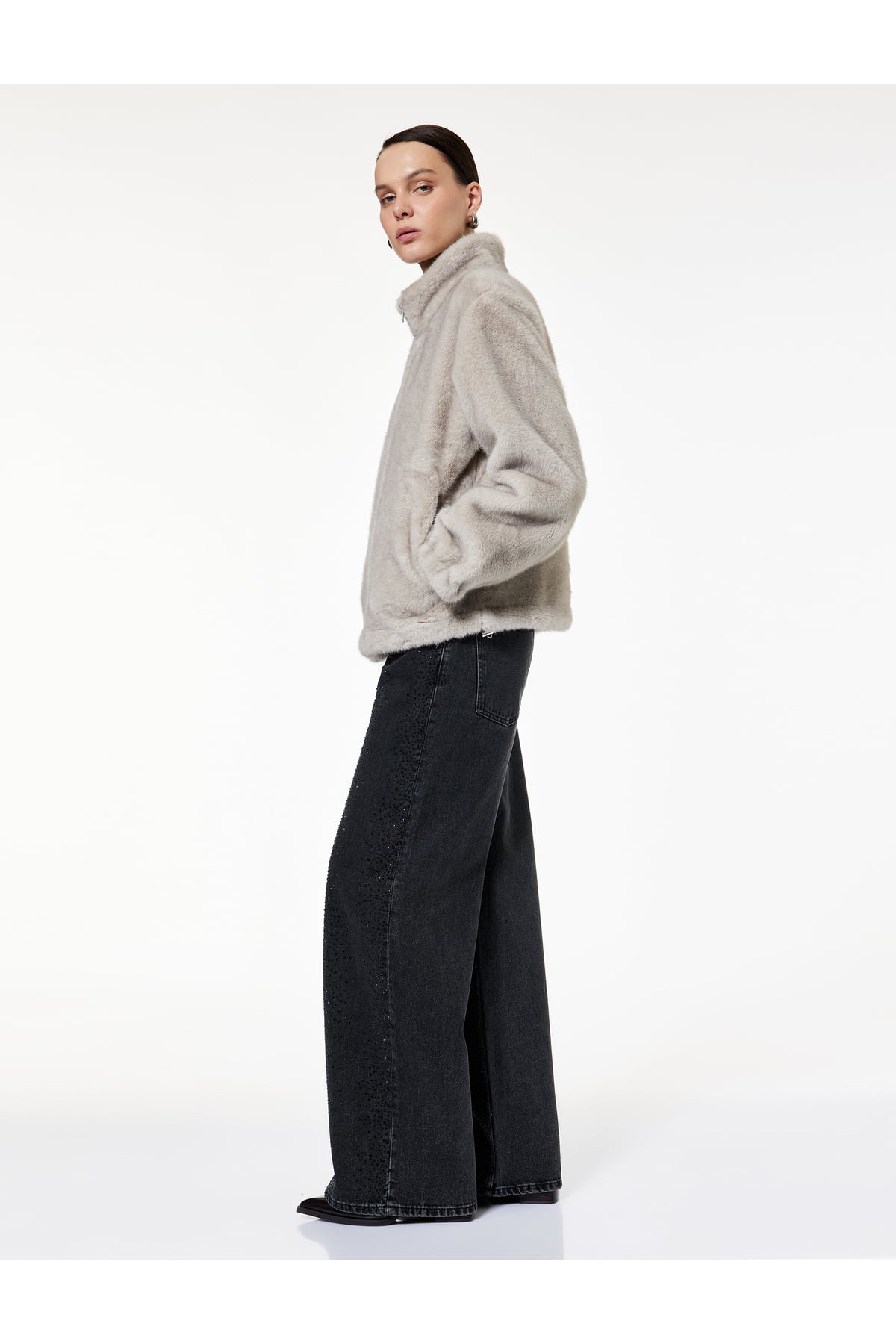 X Sibil Çetinkaya - Taş Detaylı Çıtçıt Düğmeli Bol Paça Jean Pantolon - Loose Straight Fit