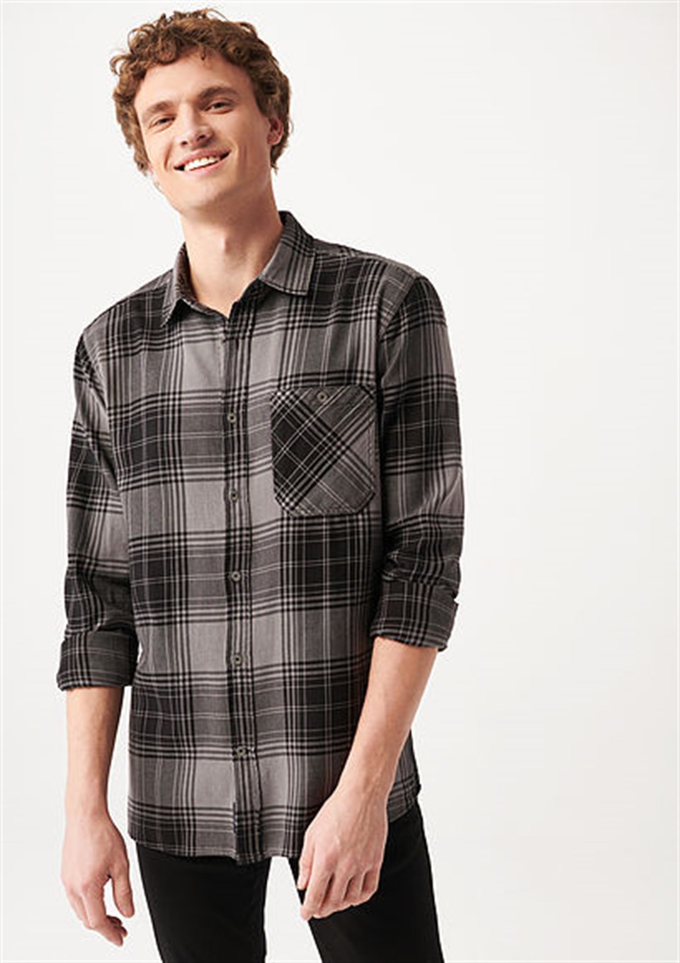 0210071 Kareli Gömlek