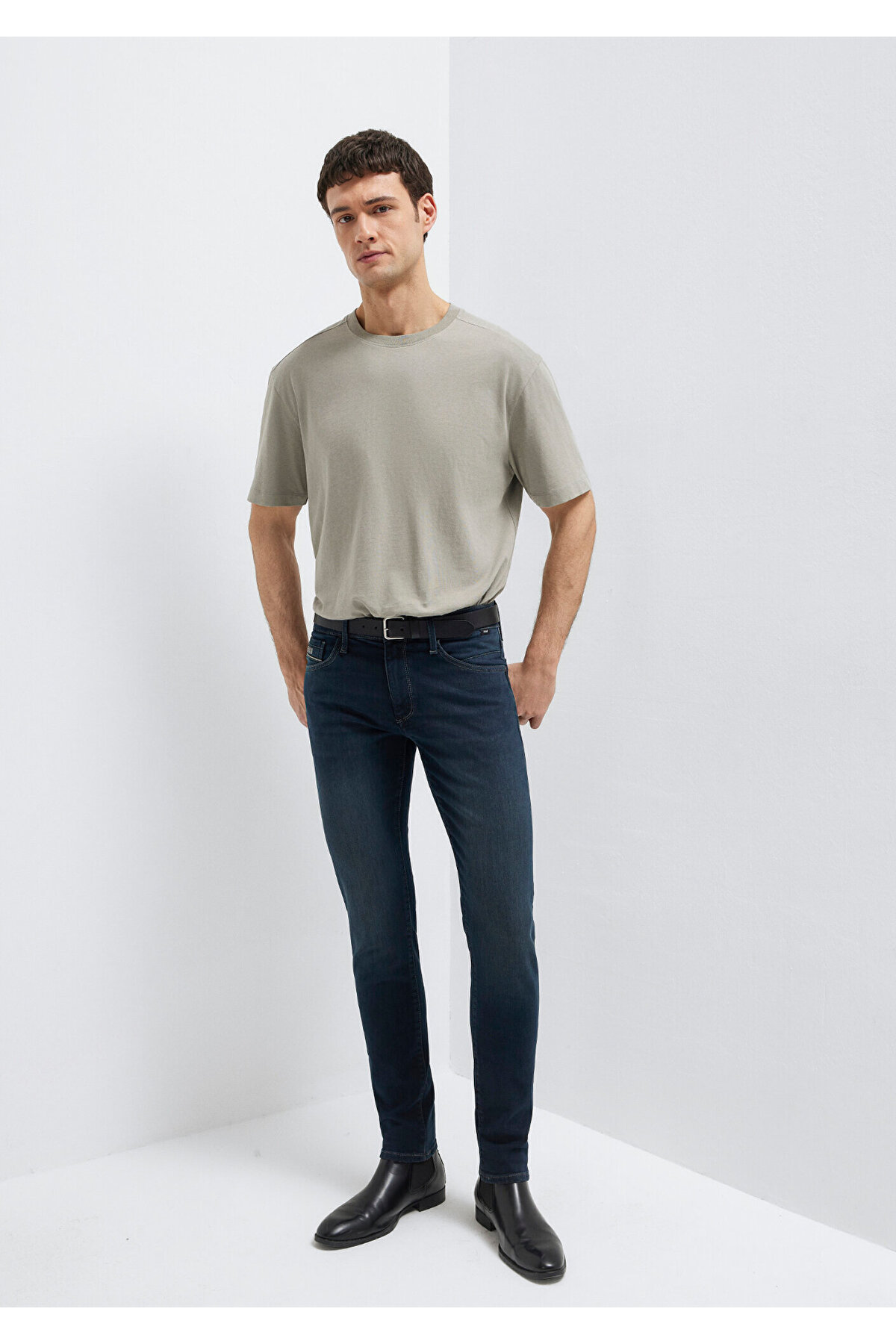 26y James Shaded Ink Mavi Jet Black Jean