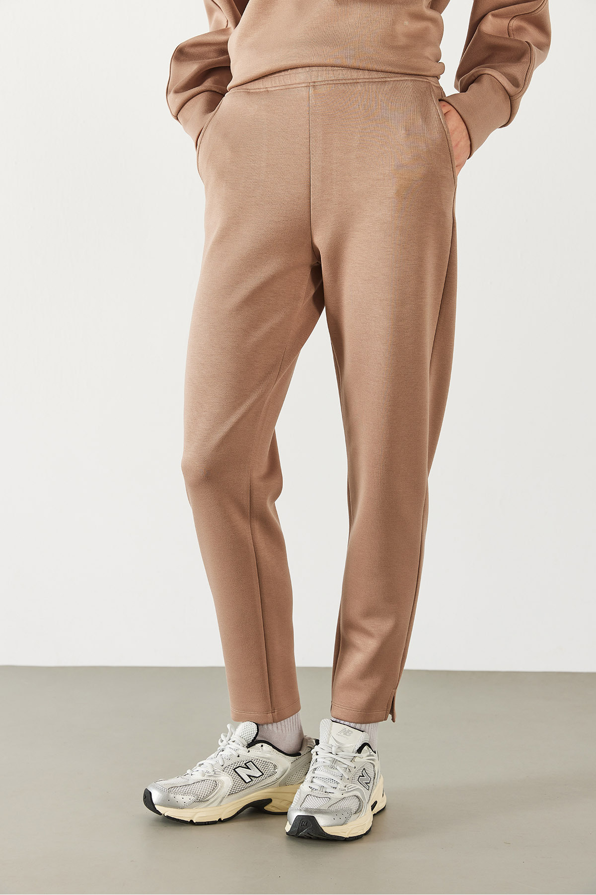 Alian Yumuşak Dokulu Jogging Pantolon(CUPRO) - VİZON