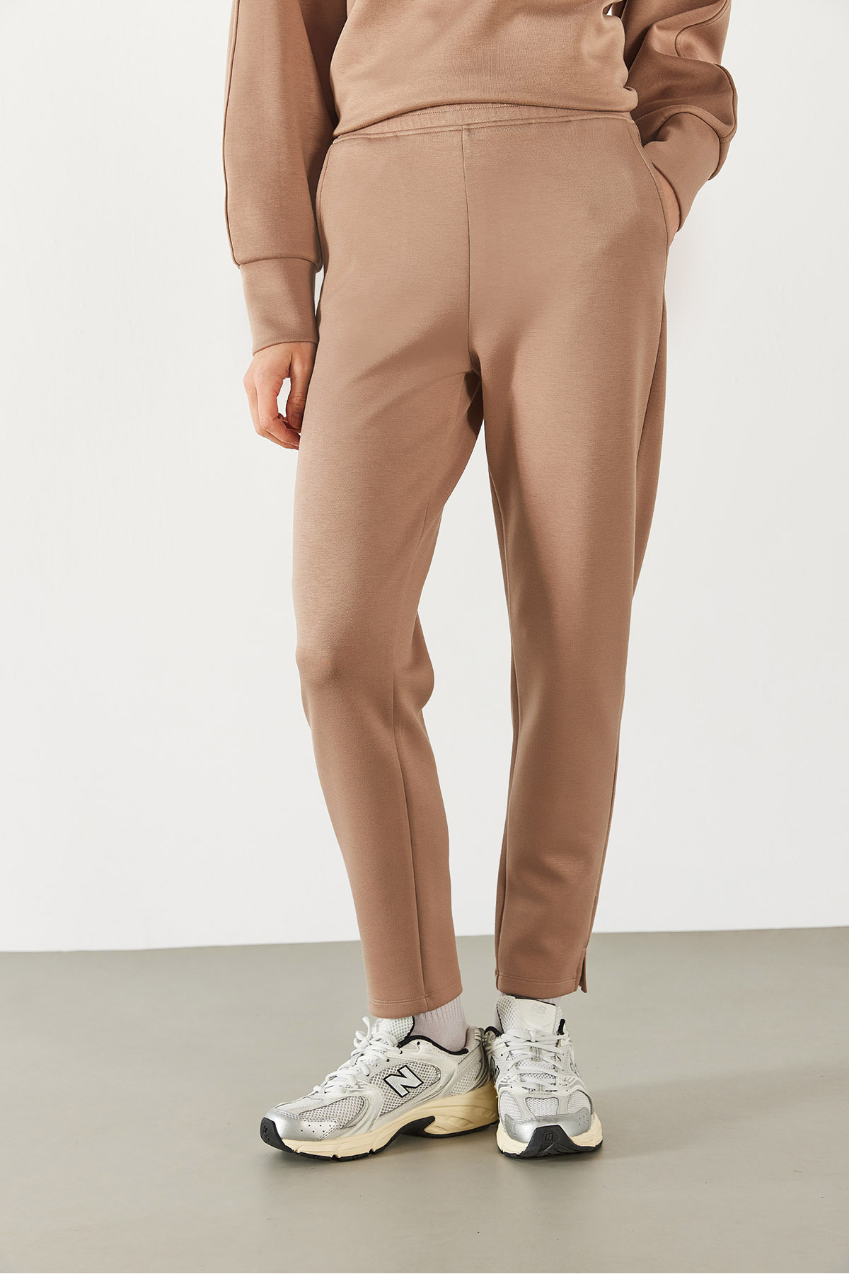 Alian Yumuşak Dokulu Jogging Pantolon(CUPRO) - VİZON