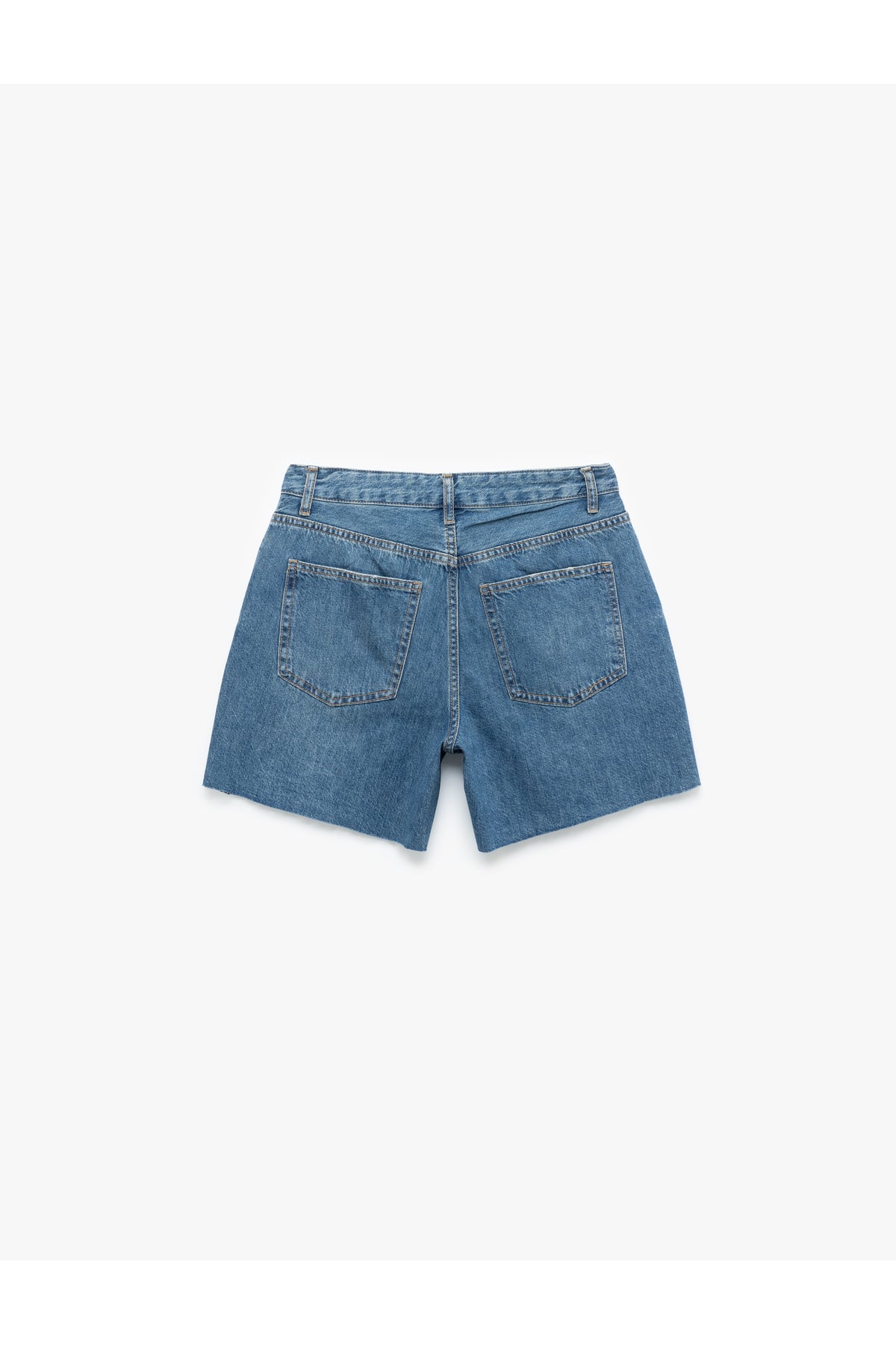 Asimetrik Düğme Detaylı Cepli Mini Denim Şort