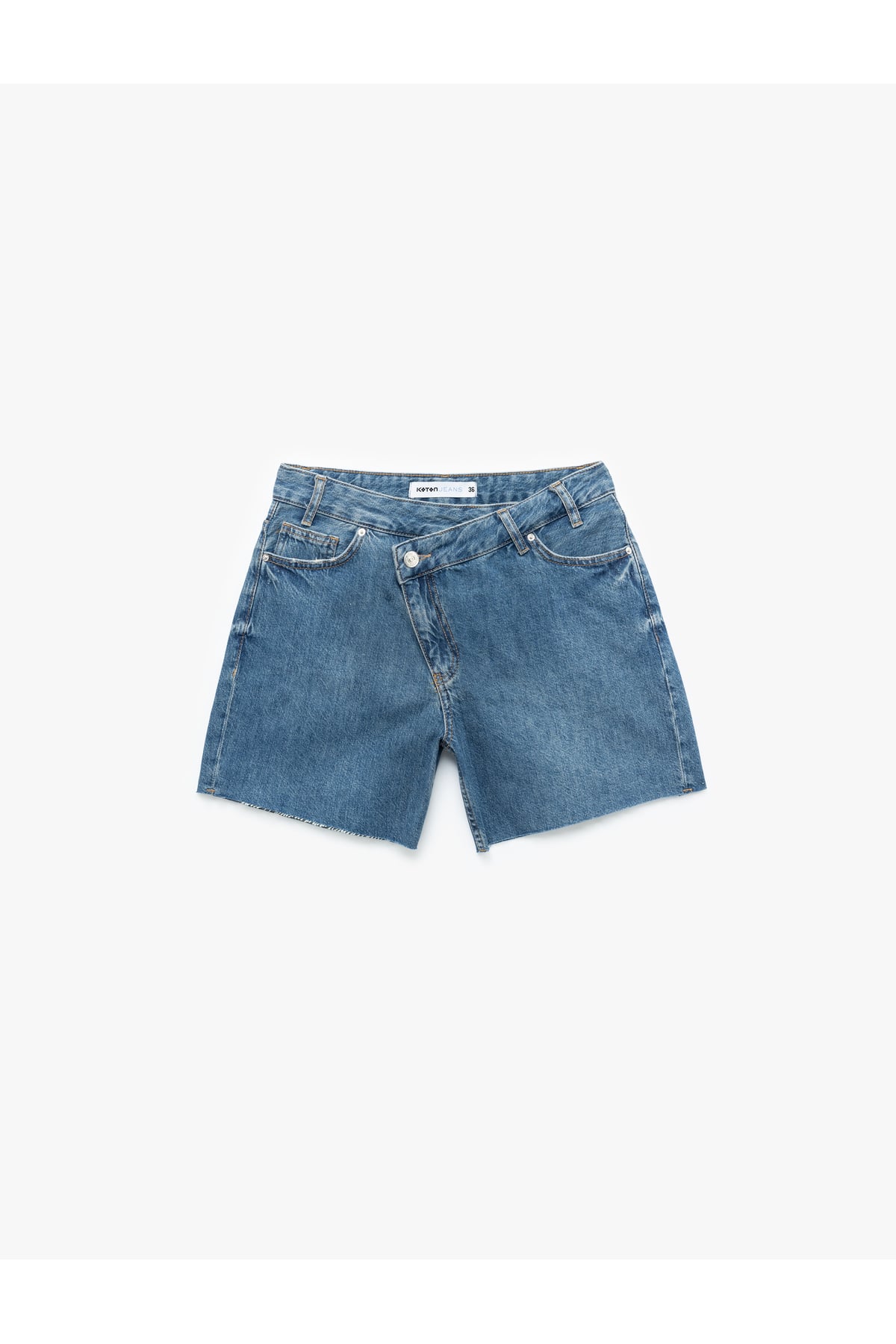 Asimetrik Düğme Detaylı Cepli Mini Denim Şort