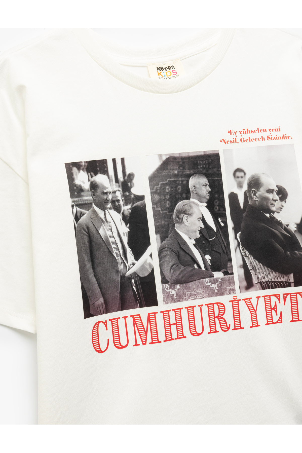 Atatürk Baskılı Kısa Kollu Bisiklet Yaka Pamuklu Tişört