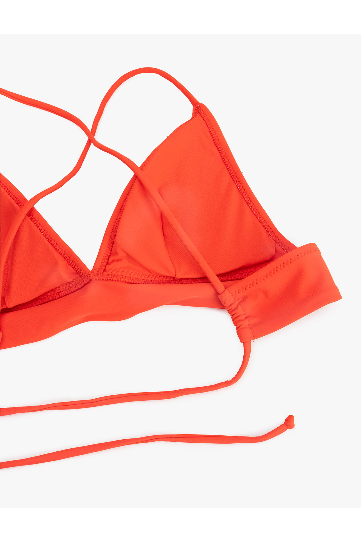 Bağlama Detaylı Arkası Çapraz Askılı Bralet Bikini Üstü