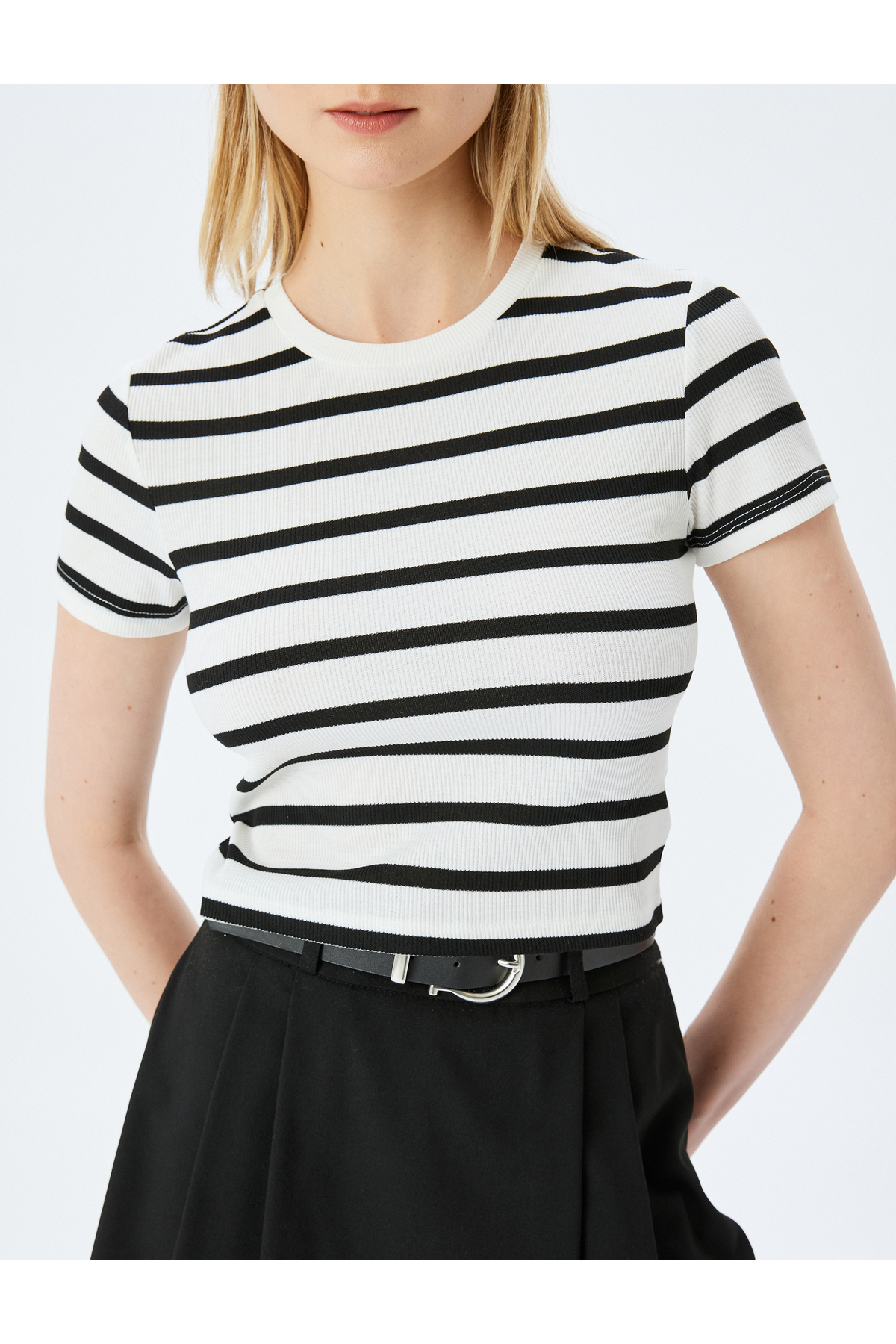 Basic Çizgili Bisiklet Yaka Kısa Kollu Kaşkorse Slim Fit Kadın Tişört