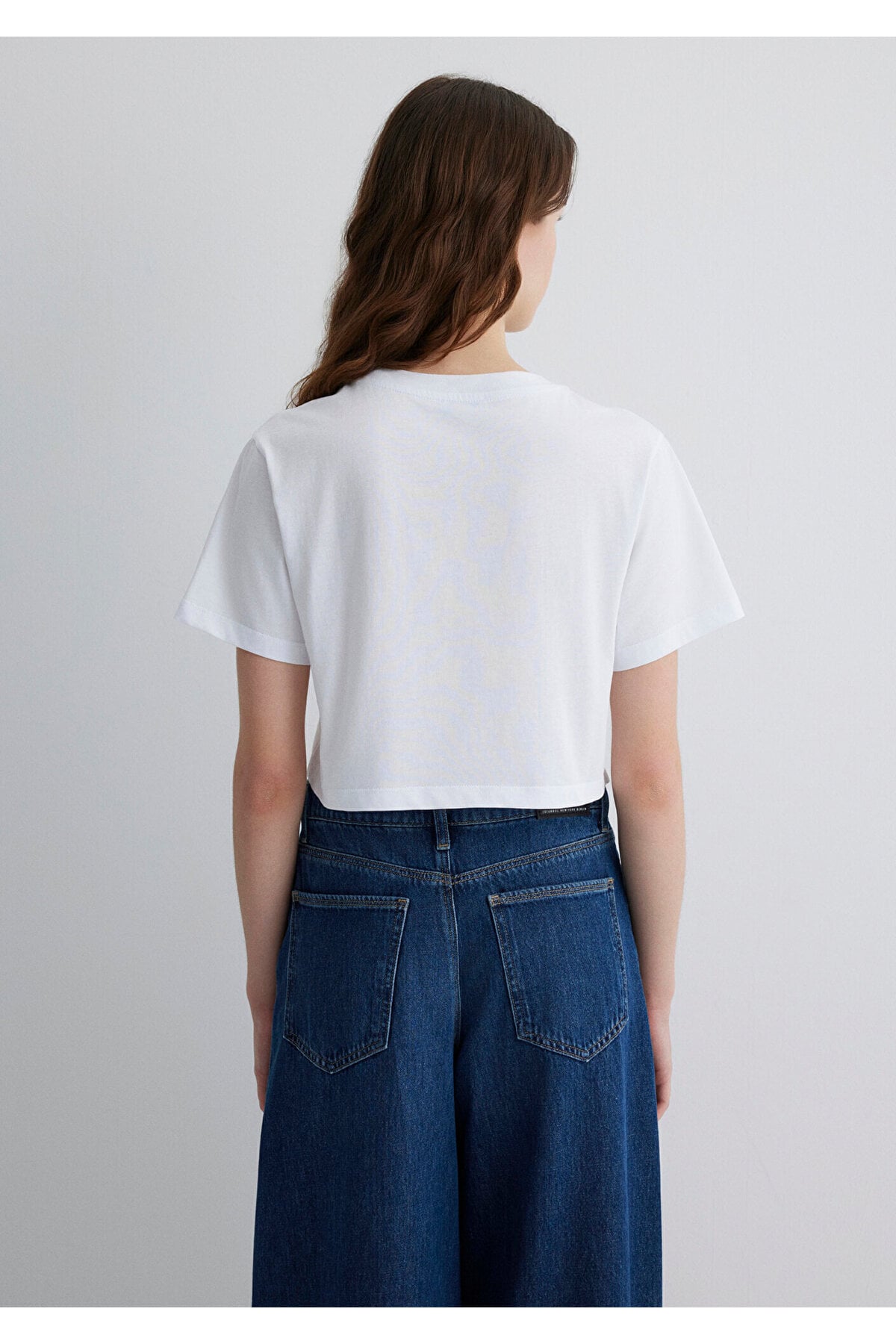 Baskılı Beyaz Crop Tişört Regular Fit / Normal Kesim 1613208-620