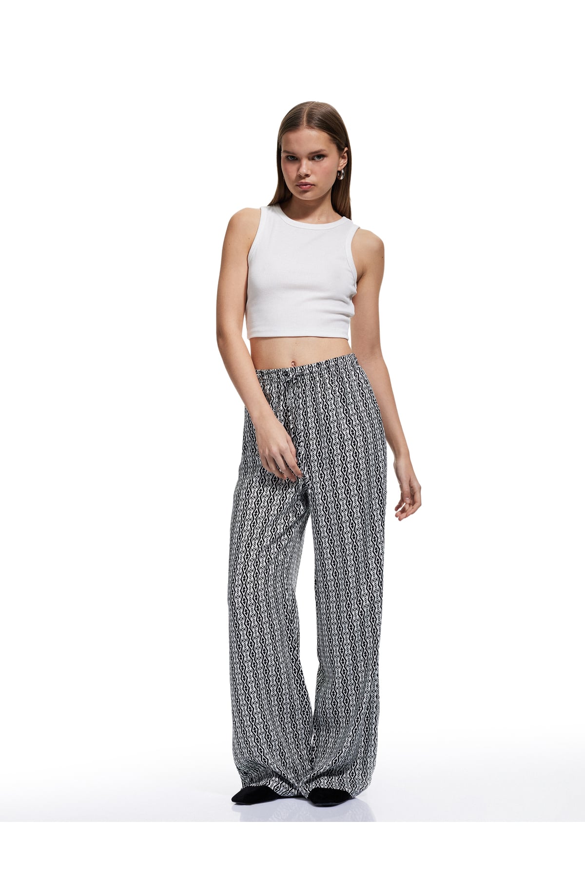 Beli Bağcıklı Viskon Düz Paça Pantolon