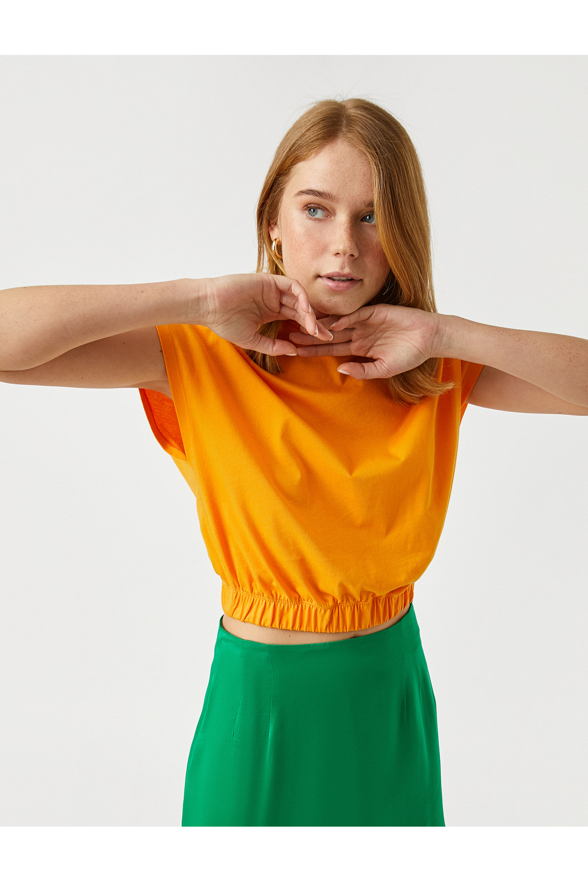 Beli Lastikli Pamuklu Crop Basic Tişört