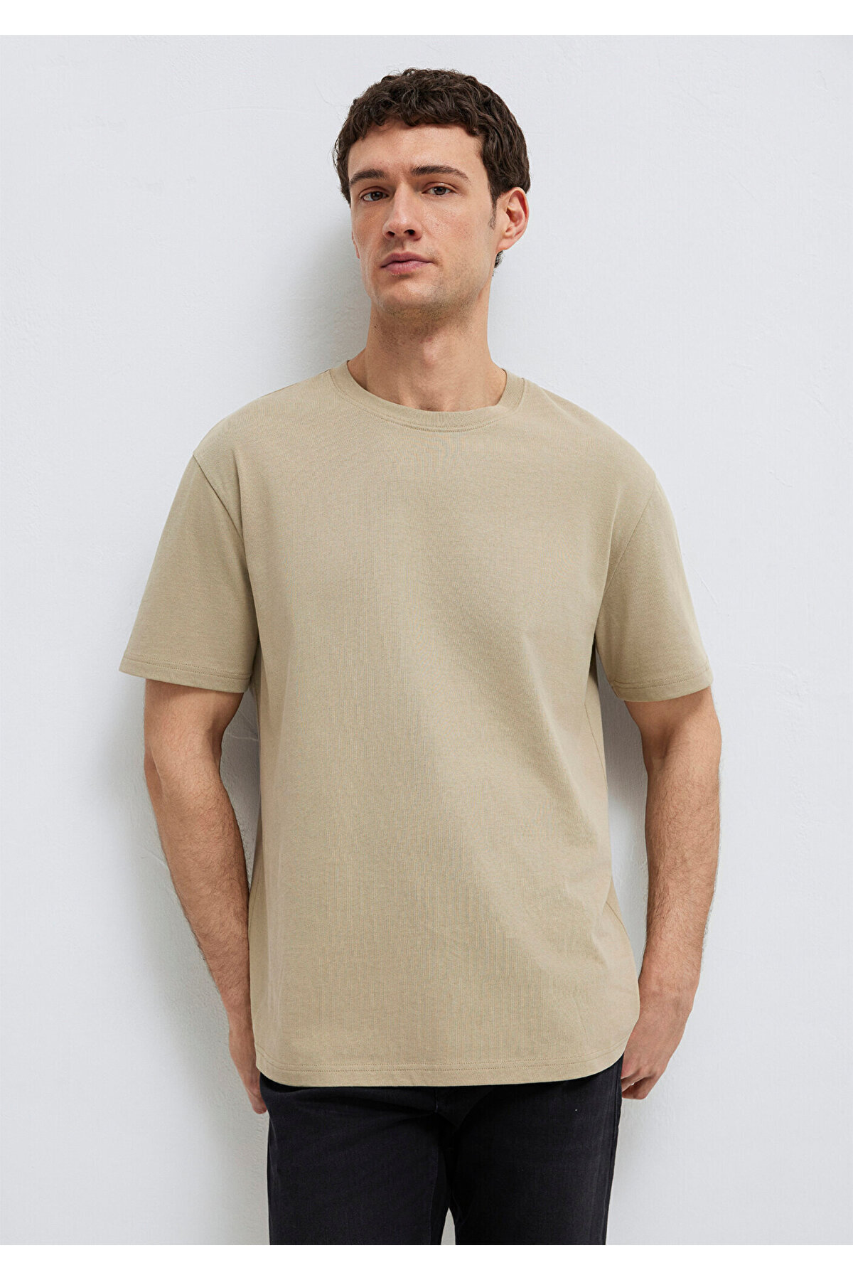 Bisiklet Yaka Bej Basic Tişört Loose Fit / Bol Rahat Kesim 0611596-70360