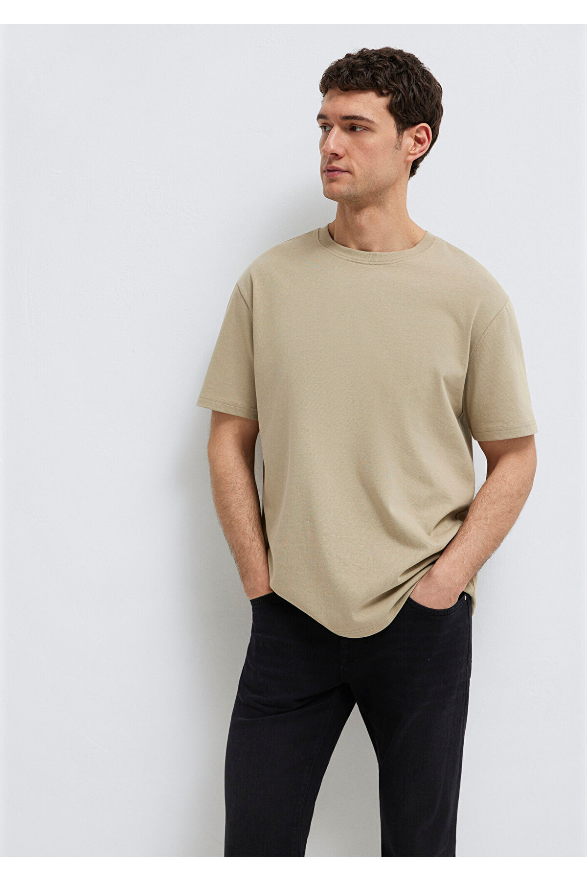 Bisiklet Yaka Bej Basic Tişört Loose Fit / Bol Rahat Kesim 0611596-70360