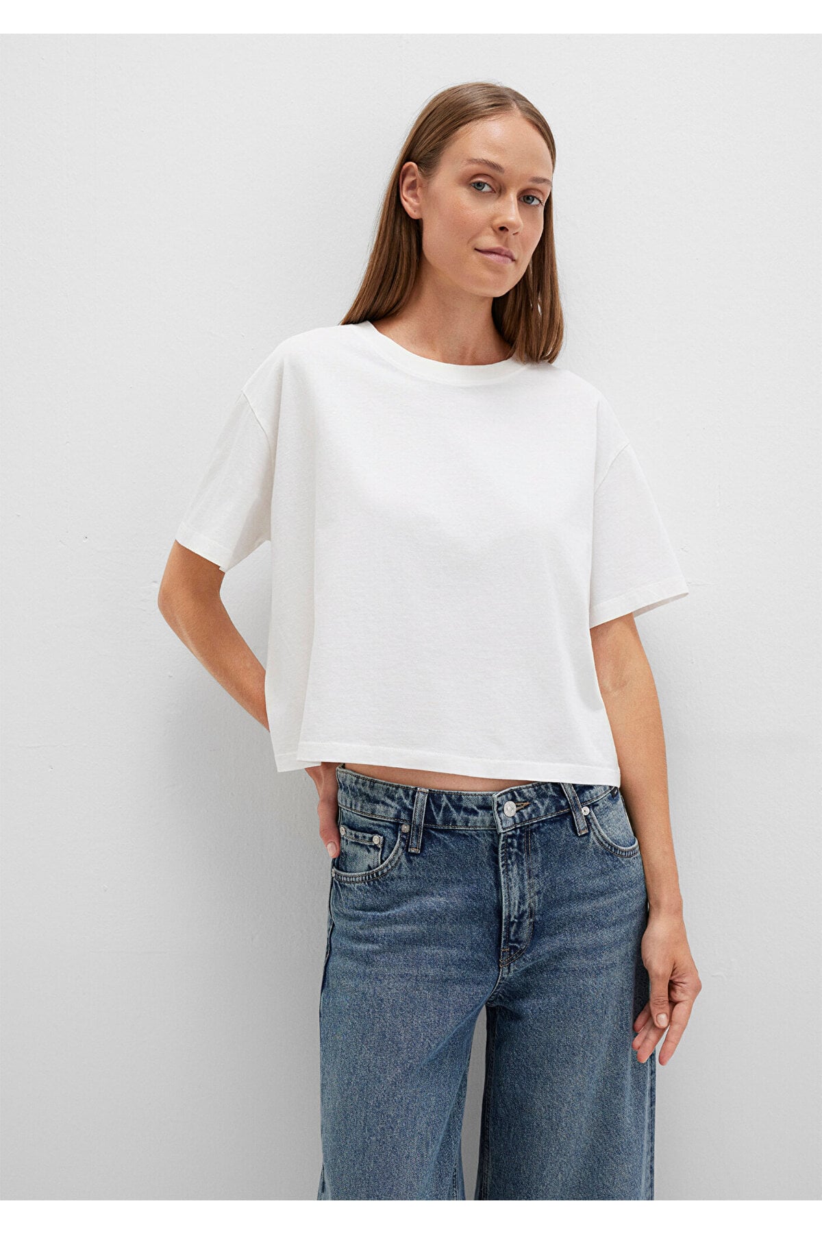 Bisiklet Yaka Beyaz Basic Tişört Boxy Fit 1611651-80194