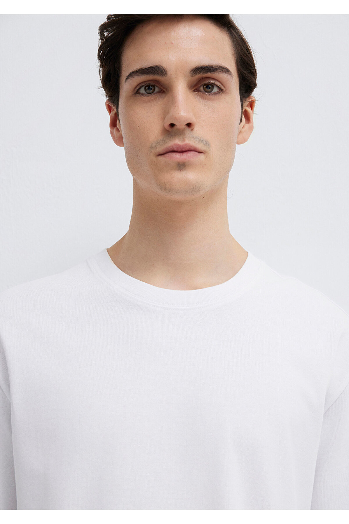 Bisiklet Yaka Beyaz Basic Tişört Loose Fit / Bol Rahat Kesim 0611596-620