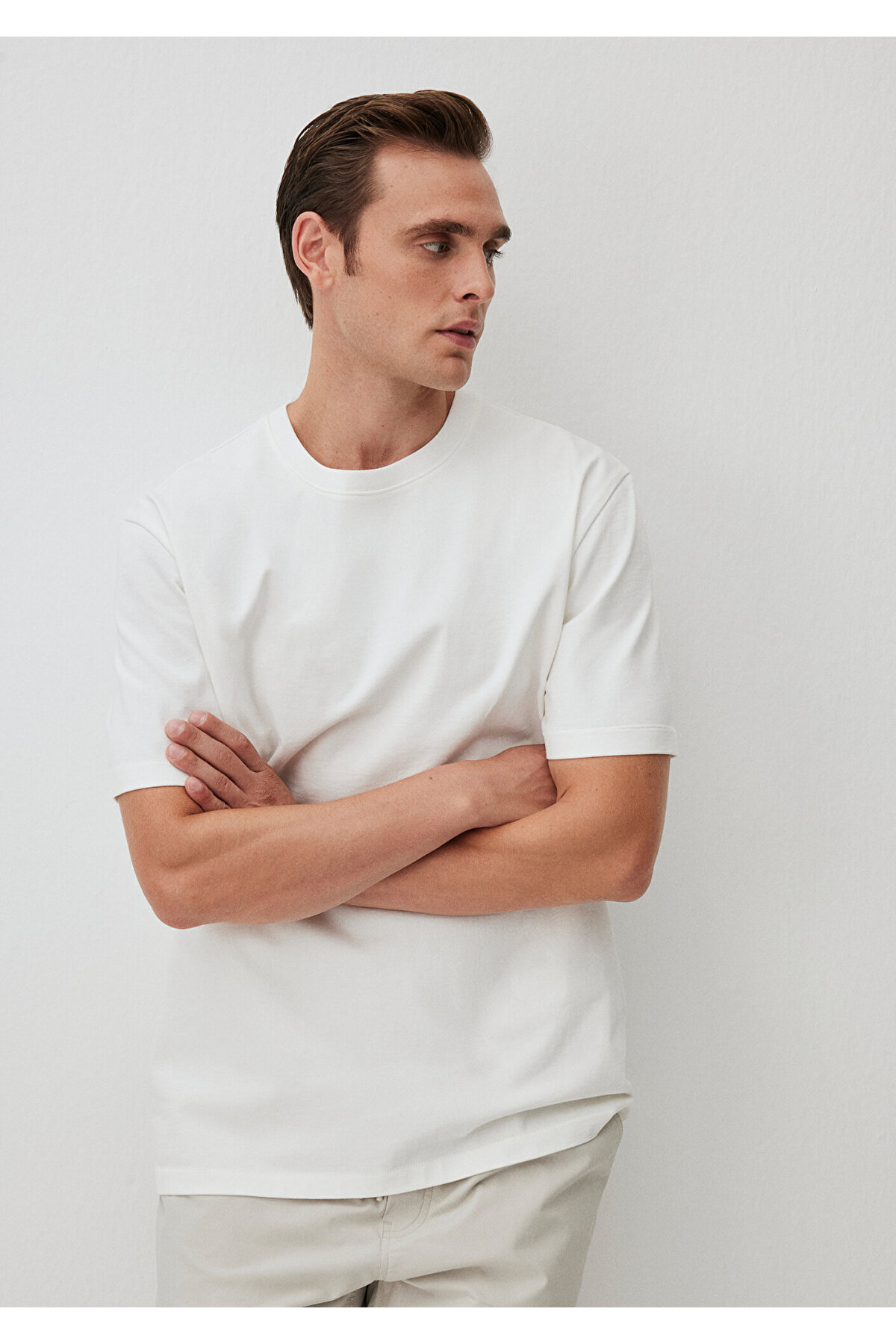 Bisiklet Yaka Beyaz Basic Tişört Loose Fit / Bol Rahat Kesim 0612269-70057