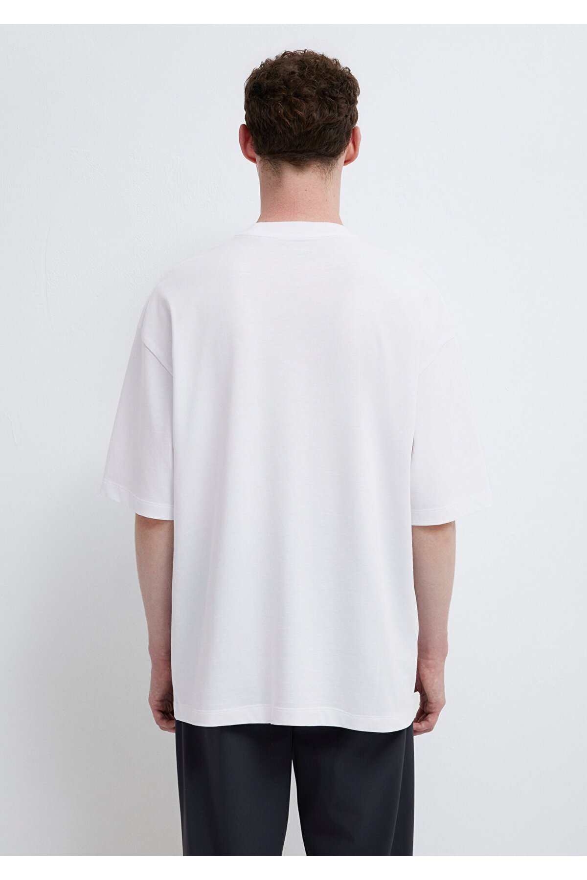 Bisiklet Yaka Beyaz Basic Tişört Oversize / Geniş Kesim 0613113-620