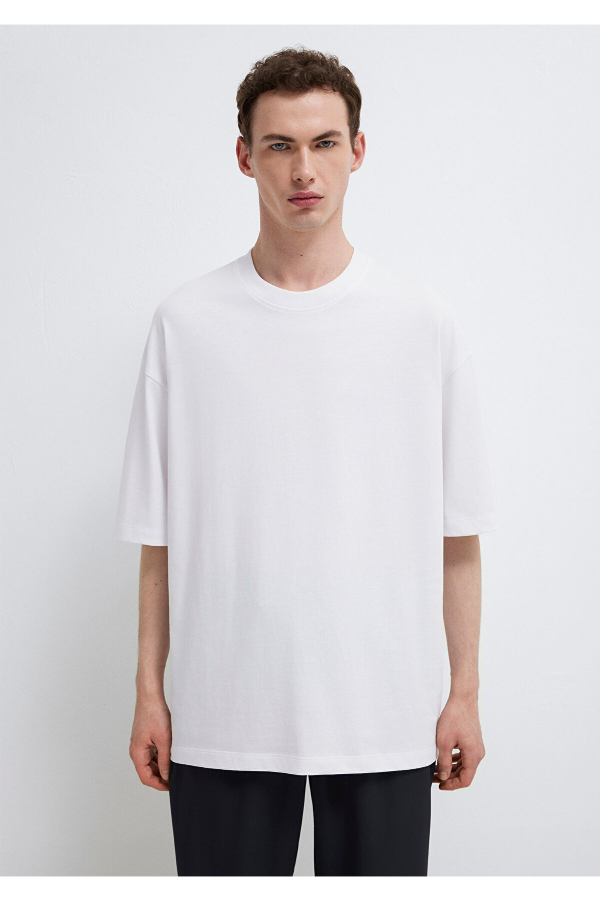 Bisiklet Yaka Beyaz Basic Tişört Oversize / Geniş Kesim 0613113-620
