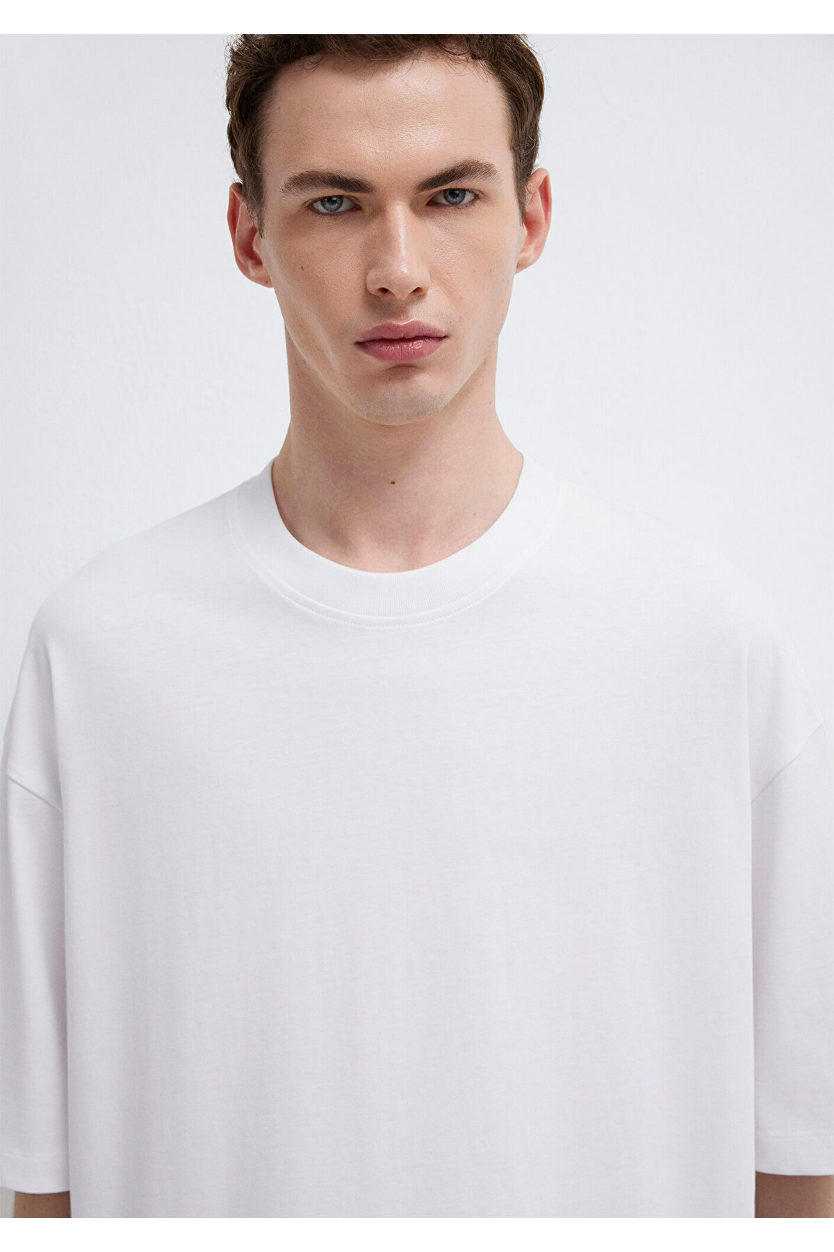 Bisiklet Yaka Beyaz Basic Tişört Oversize / Geniş Kesim 0613113-620
