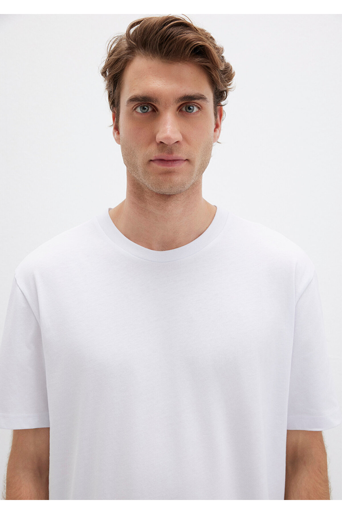 Bisiklet Yaka Beyaz Basic Tişört Slim Long Fit / Slim Uzun Kesim 067082-620