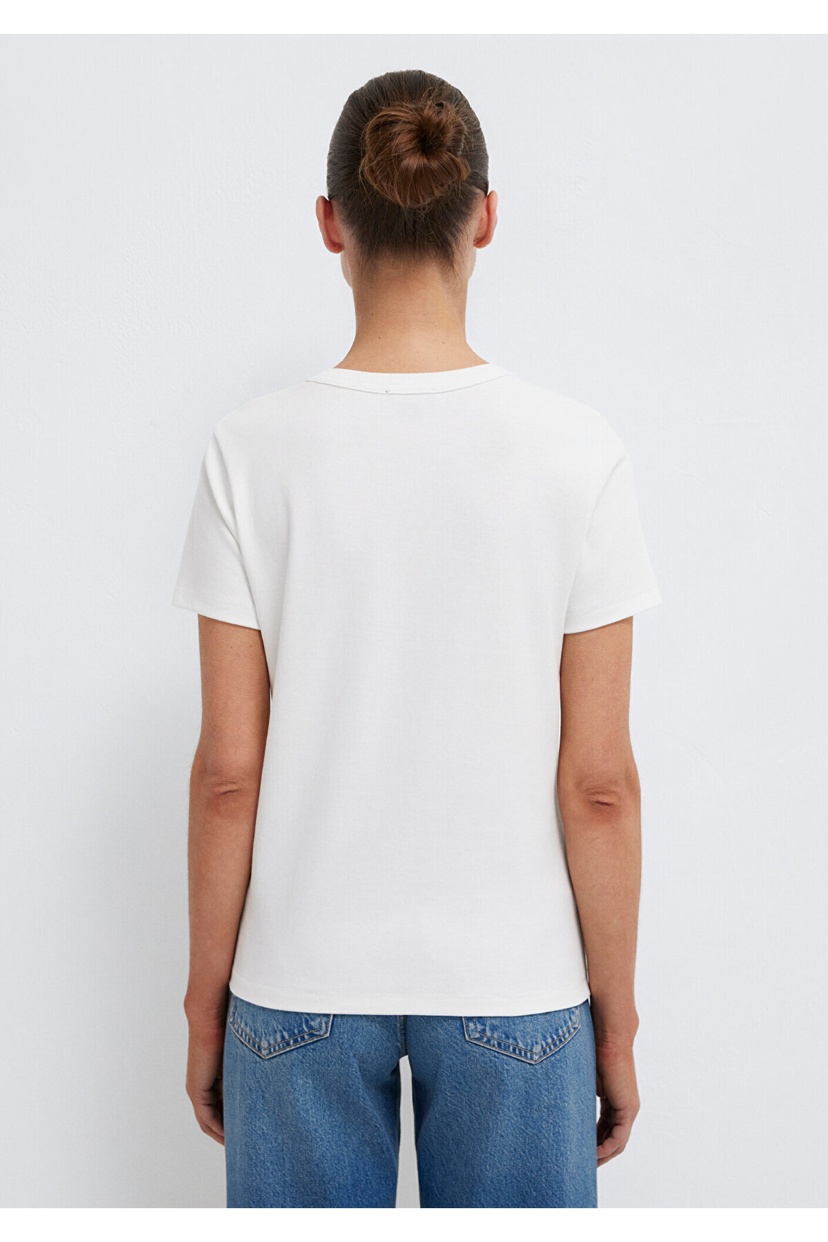 Bisiklet Yaka İnterlok Beyaz Basic Tişört Slim Fit / Dar Kesim 1612707-70057