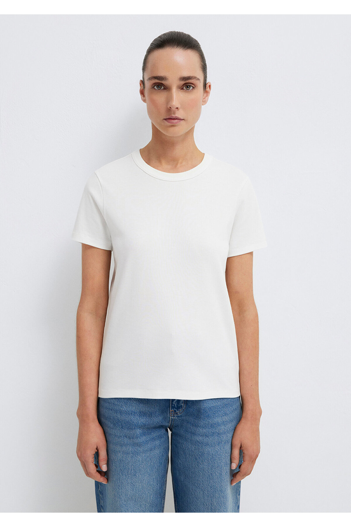 Bisiklet Yaka İnterlok Beyaz Basic Tişört Slim Fit / Dar Kesim 1612707-70057