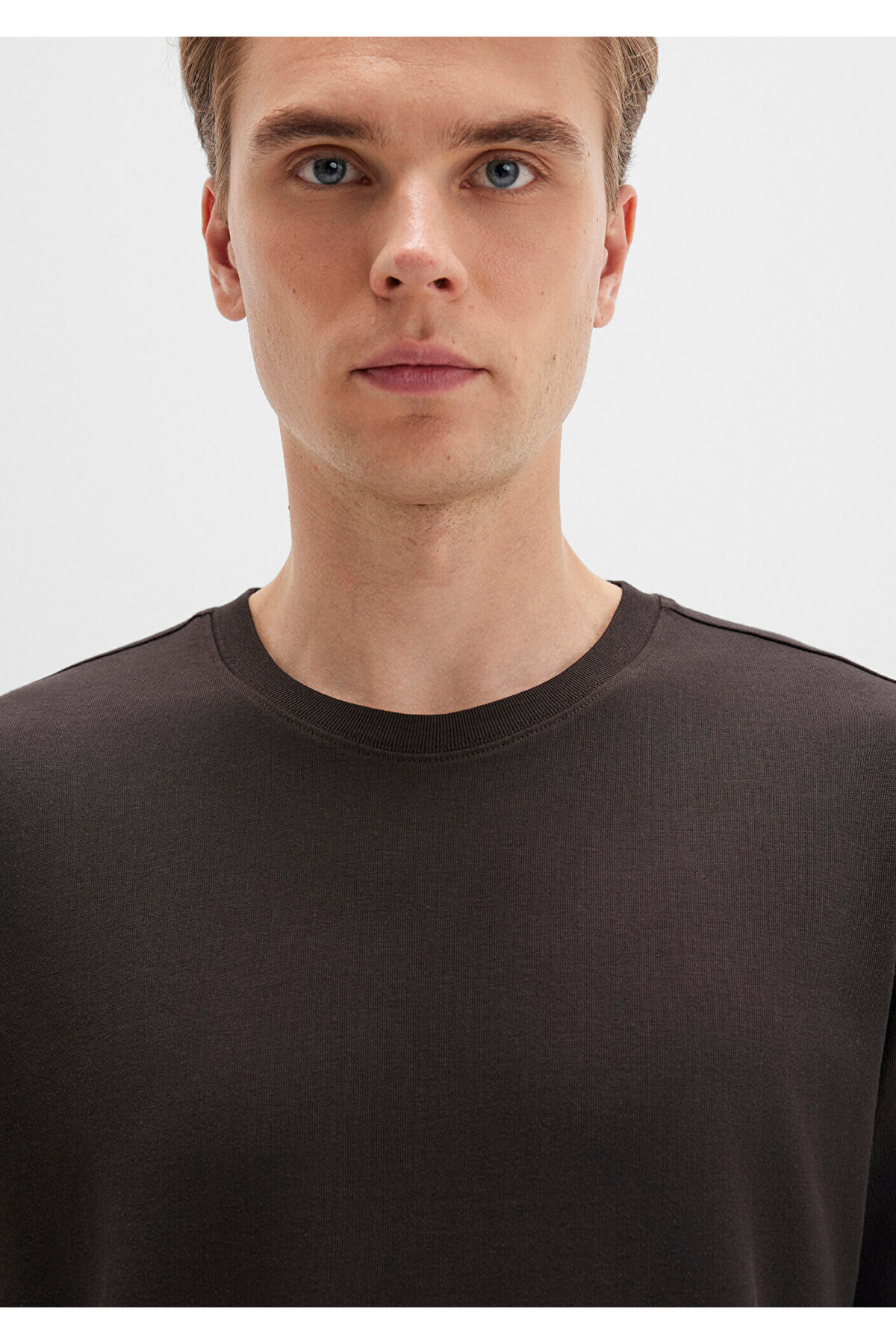 Bisiklet Yaka Kahverengi Basic Tişört Loose Fit / Bol Rahat Kesim 0611596-70219