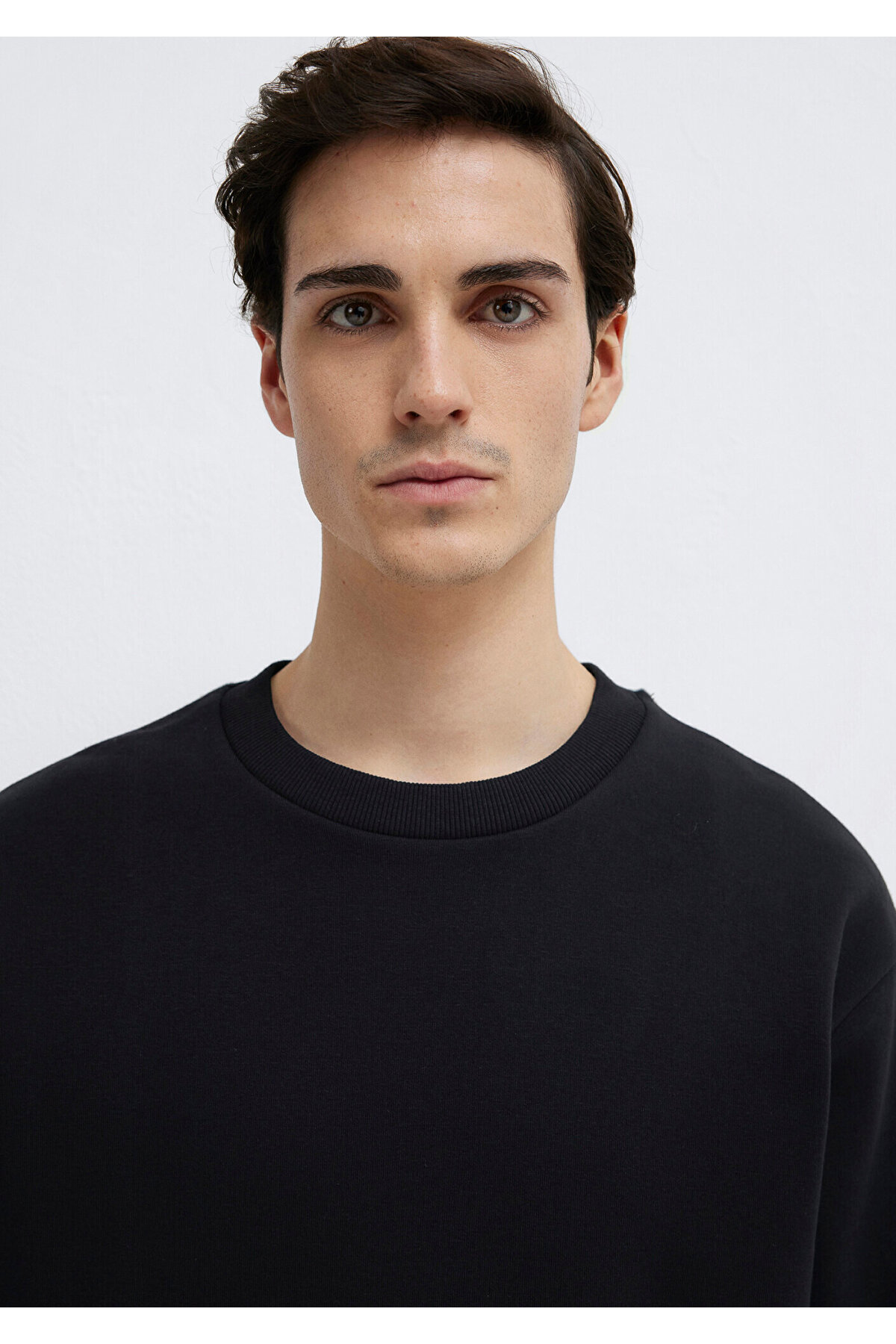 Bisiklet Yaka Siyah Basic Sweatshirt 0S10276-900
