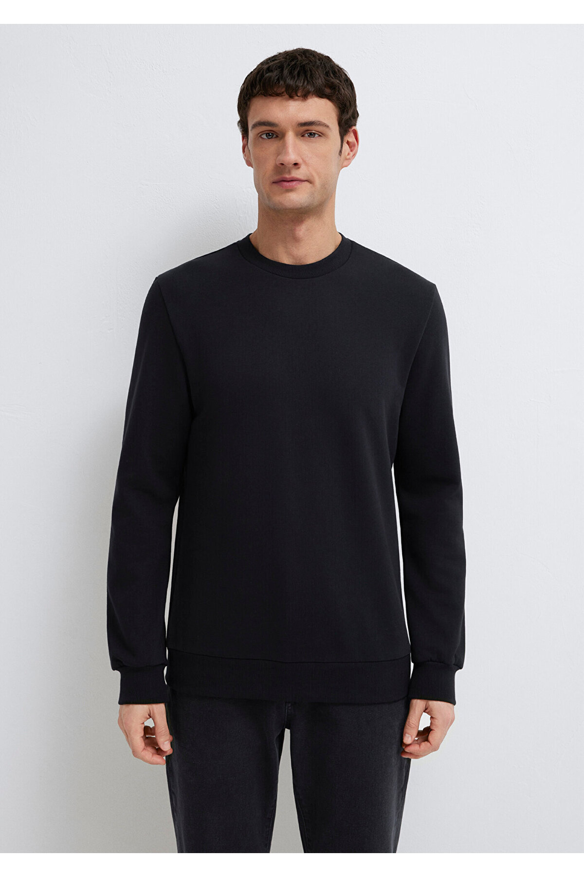 Bisiklet Yaka Sweatshırt  Siyah