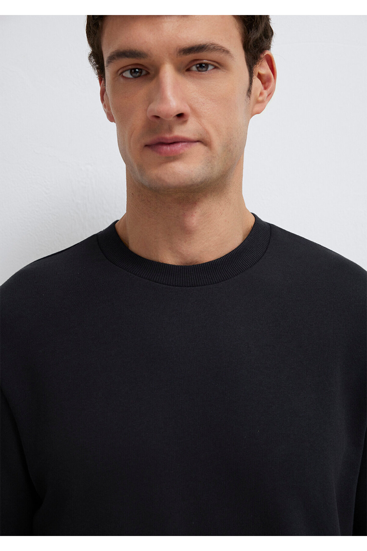 Bisiklet Yaka Sweatshırt  Siyah