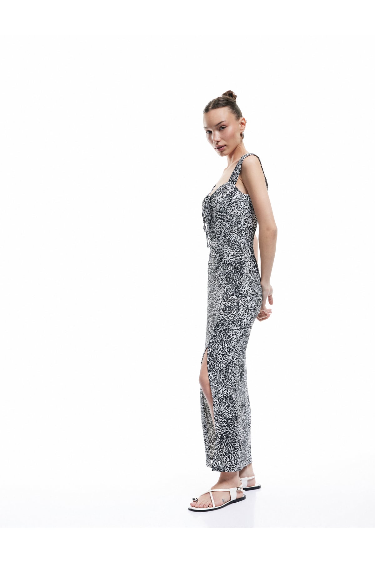 Bürümcük Kalın Askılı Bodycon Yırtmaç Detaylı Kolsuz Uzun Leopar Elbise