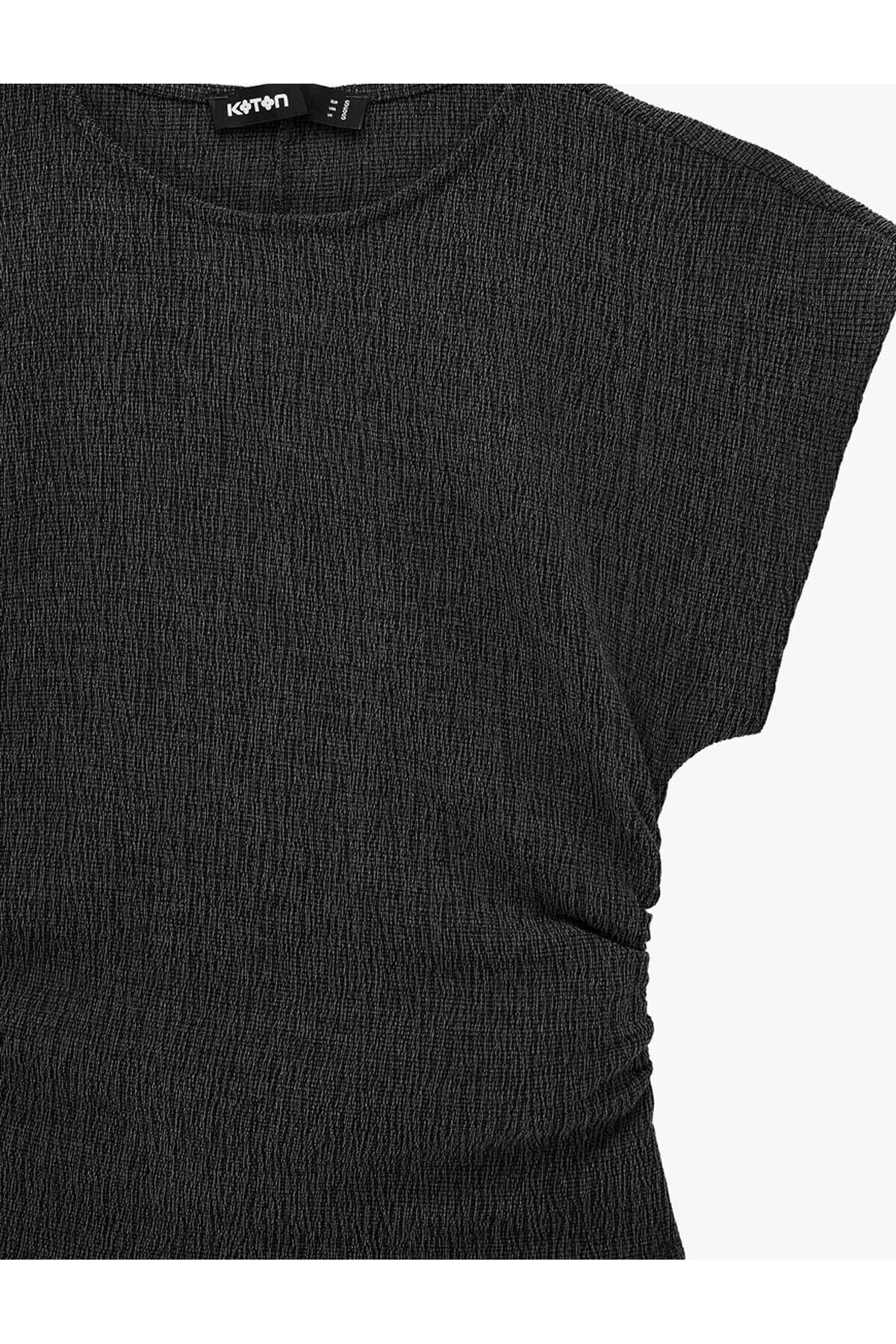 Bürümcük Kumaş Slim Fit Kısa Kollu Bisiklet Yaka Drapeli Dokulu Tişört