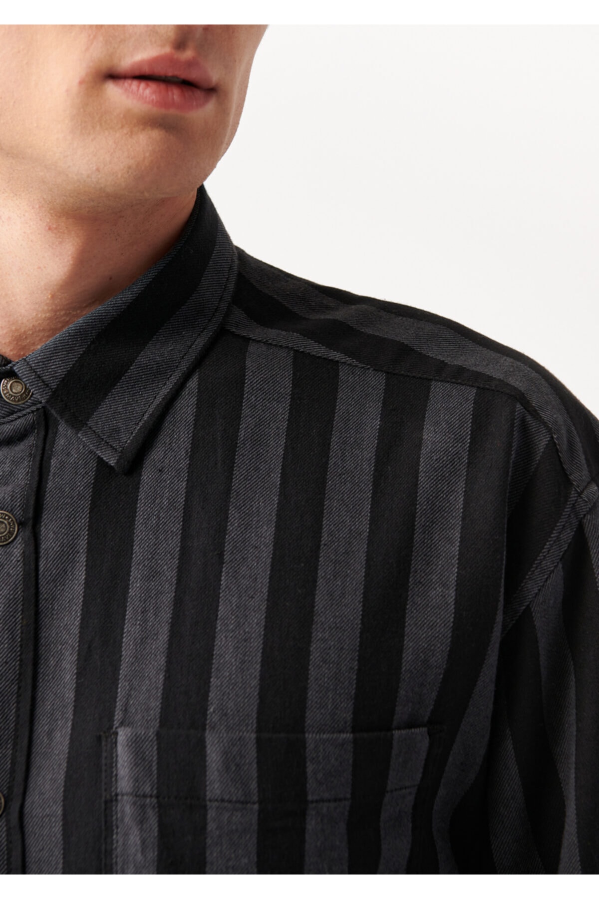 Çizgili Siyah Gömlek Oversize / Geniş Kesim 0210146-900