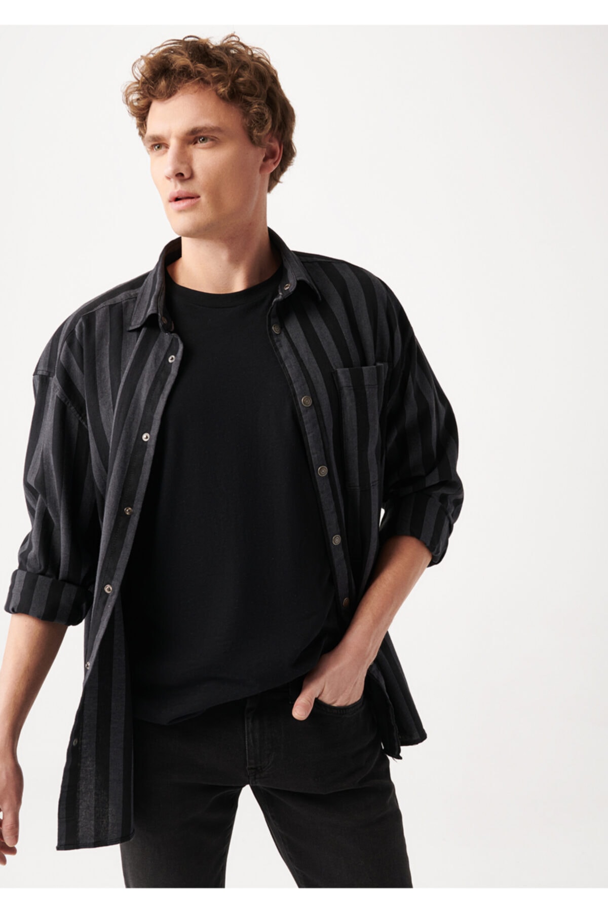 Çizgili Siyah Gömlek Oversize / Geniş Kesim 0210146-900