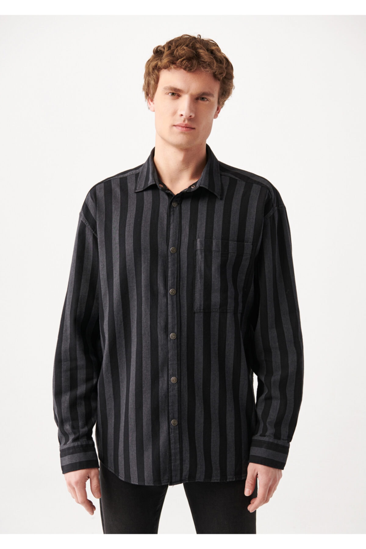 Çizgili Siyah Gömlek Oversize / Geniş Kesim 0210146-900