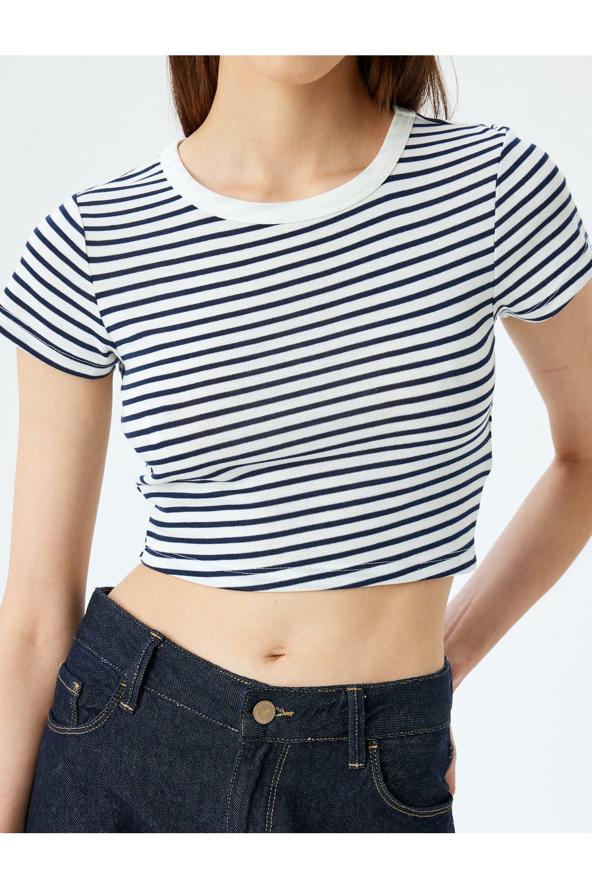 Crop Bisiklet Yaka Kısa Kollu Slim Fit Tişört