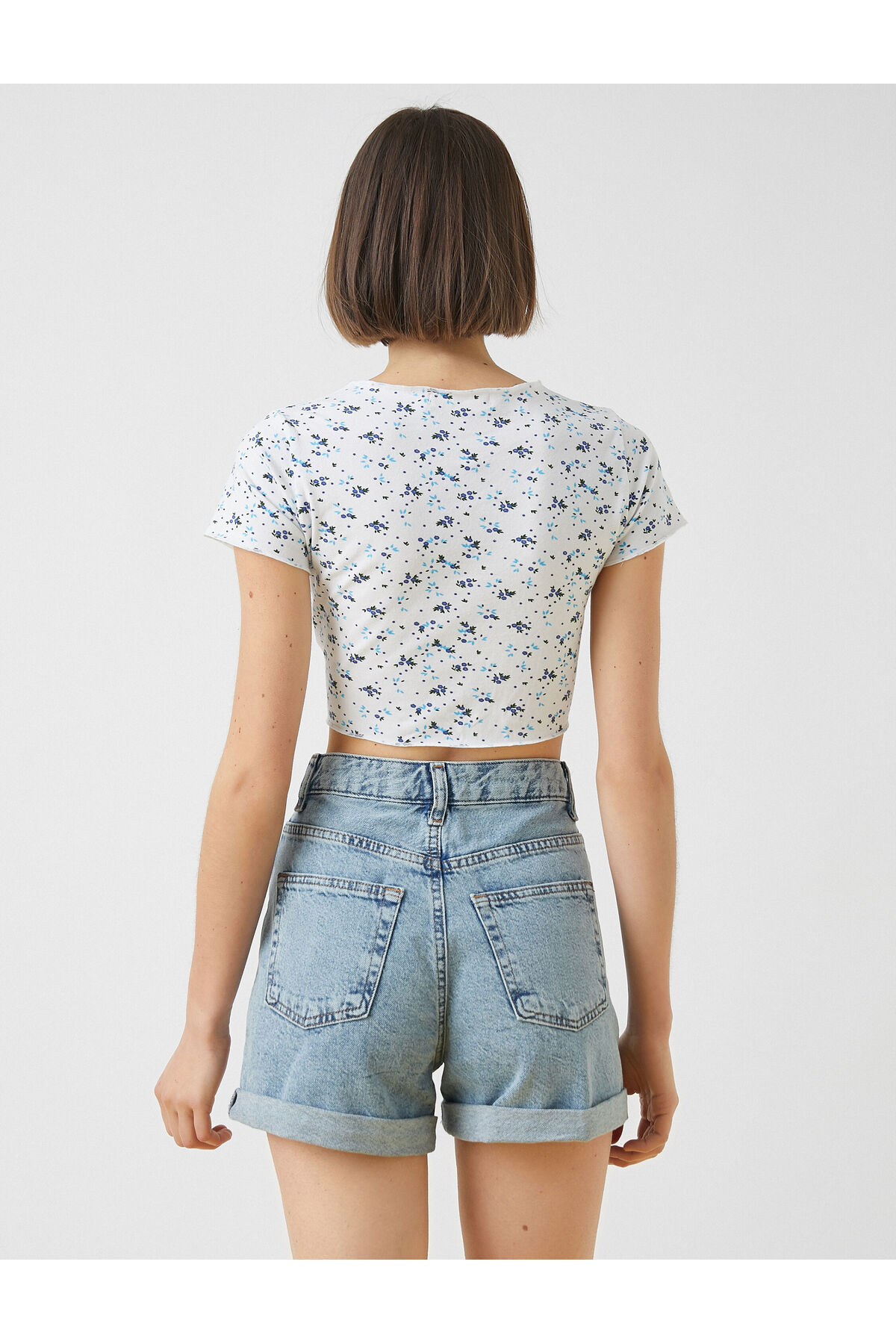 Desenli Crop Tişört
