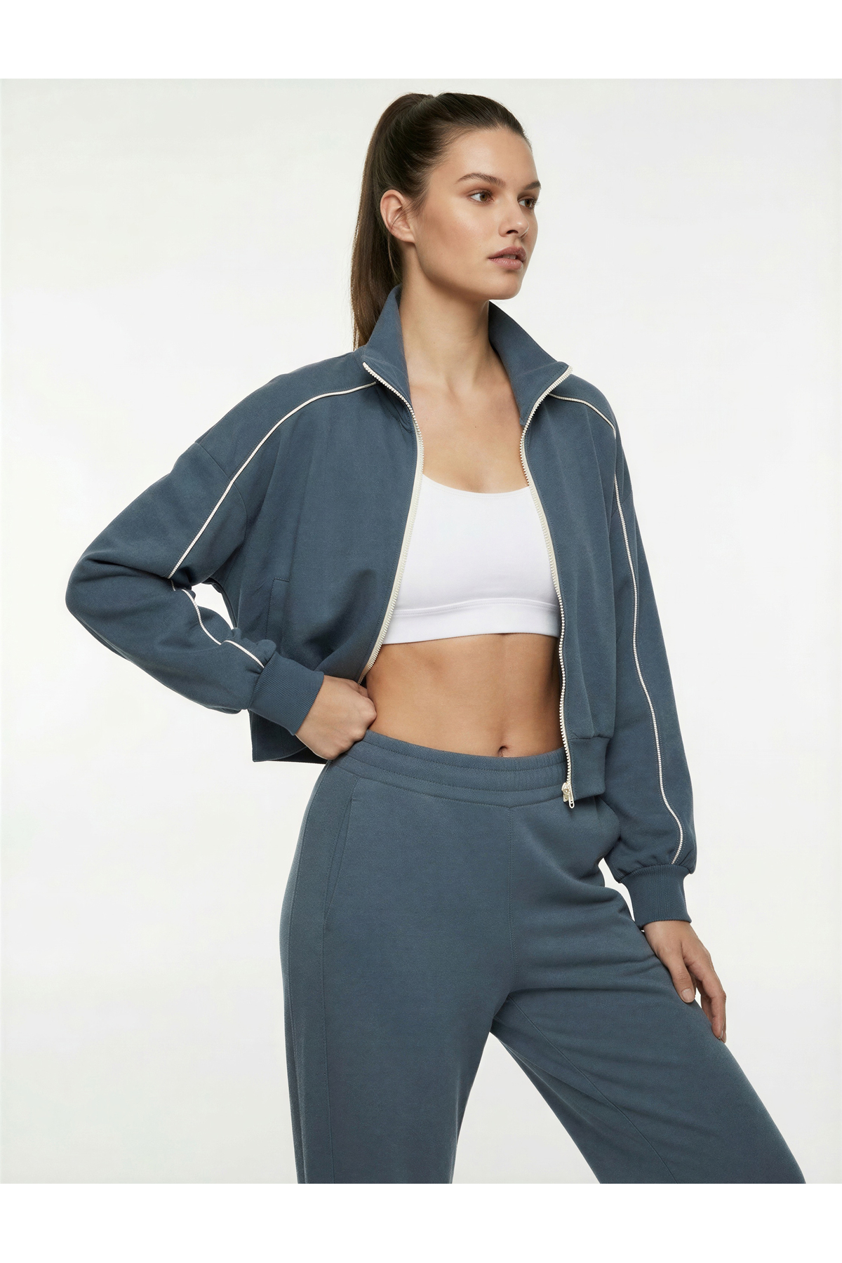 Dik Yaka Viskon Karışımlı Biyeli Fermuarlı Rahat Kalıp Spor Sweatshirt