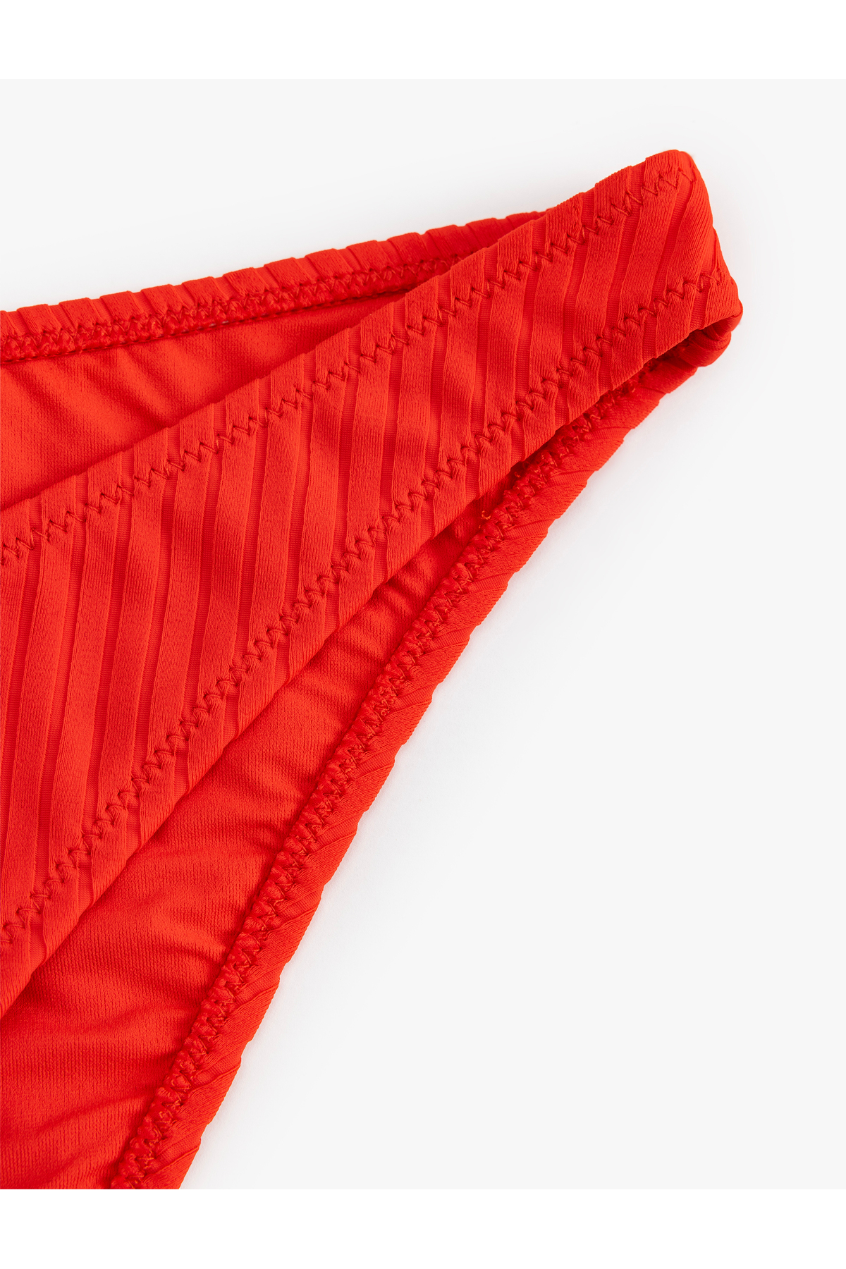 Dokulu Asimetrik Bel Bikini Altı