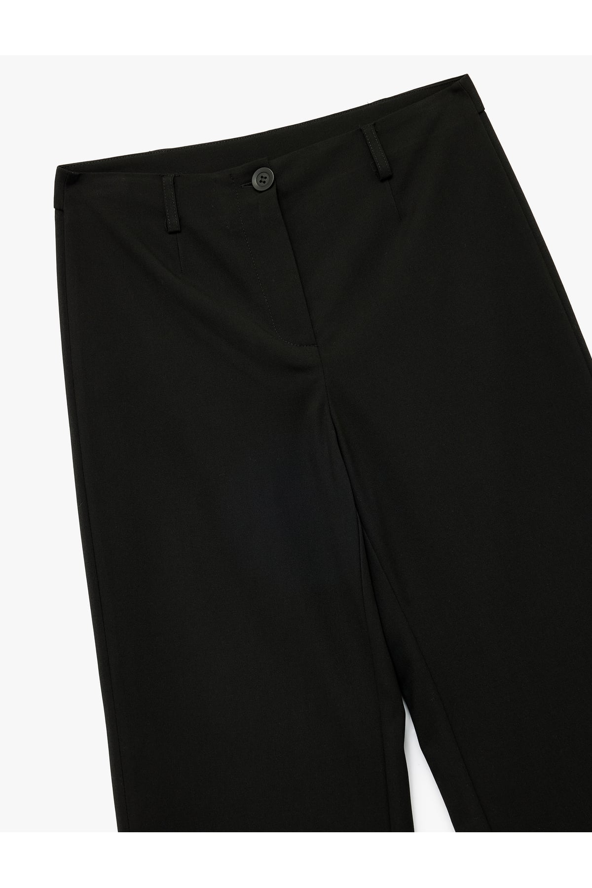 Düğmeli Cepli Straight Fit Düz Bol Paça Kumaş Pantolon