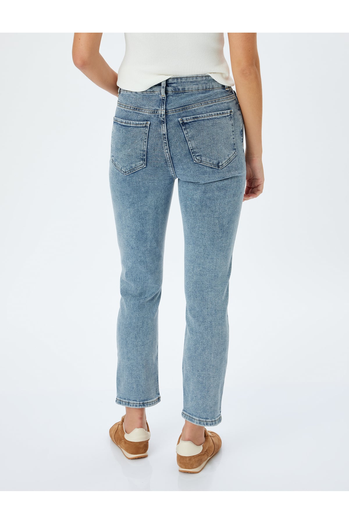 Düz Paça Normal Bel Düğmeli Cep Detaylı Kot Pantolon - Straight Fit Jean