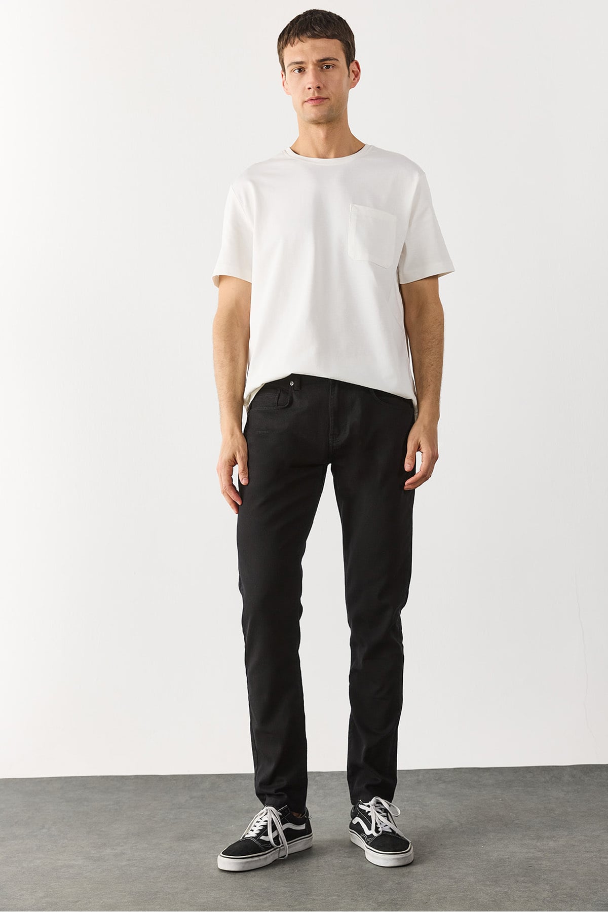 Erkek Edward Slim Straight Renkli Jean Pantolon - Siyah