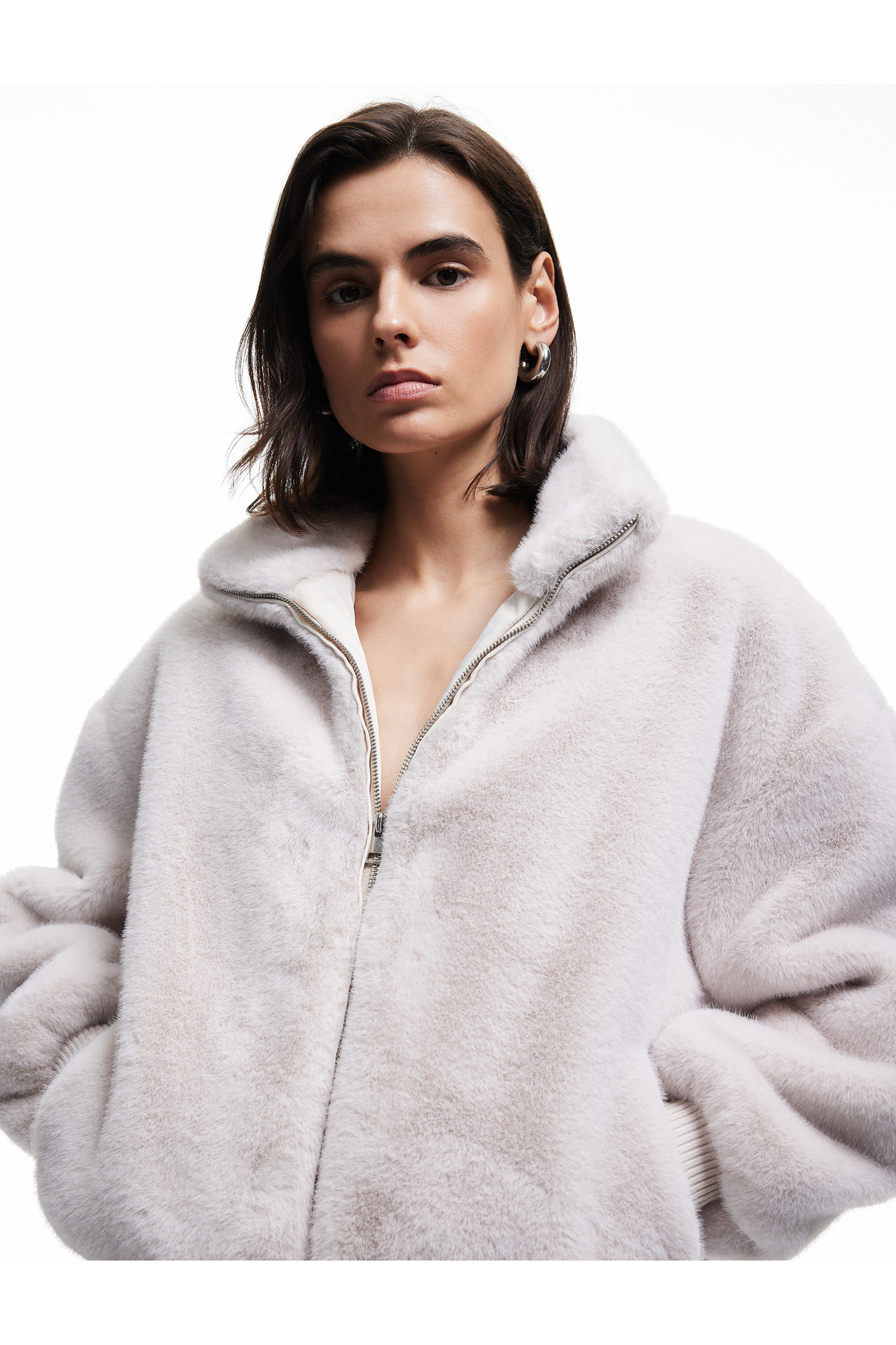 Fermuarlı Dik Yaka Cepli Suni Kürk Peluş Oversize Crop Mont