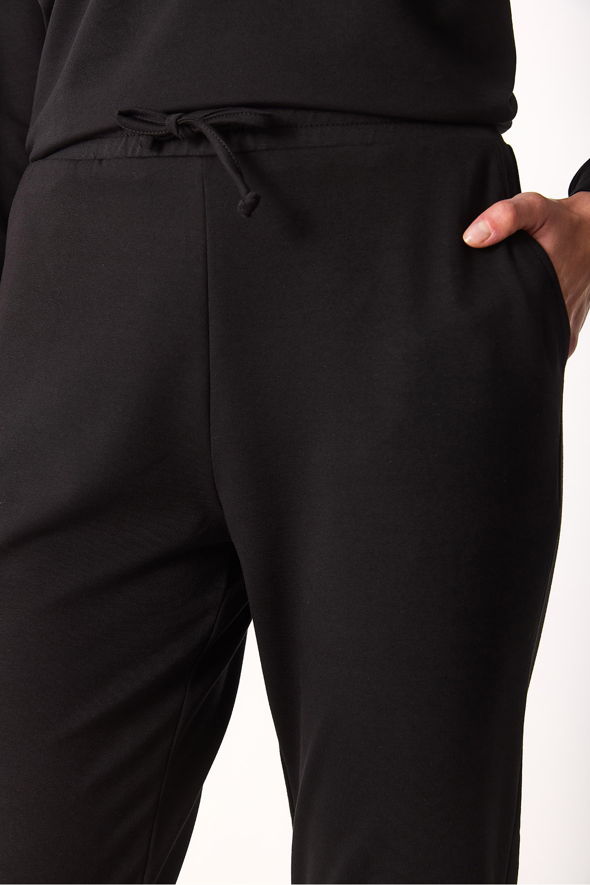 Kadın Paçası Lastikli Slim Straight Eşofman Altı-Siyah