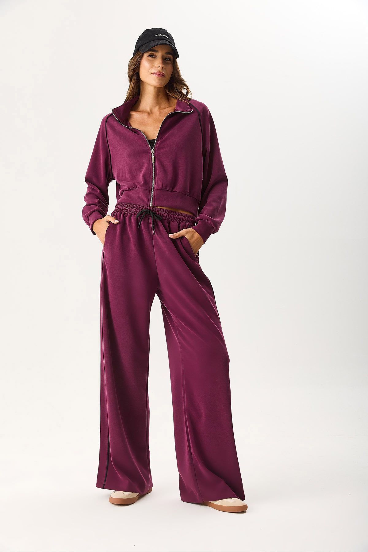 Kadın Regular Fit Yanı Yırtmaçlı Yumuşak Dokulu Jogging Pantolon (CUPRO) - Bordo