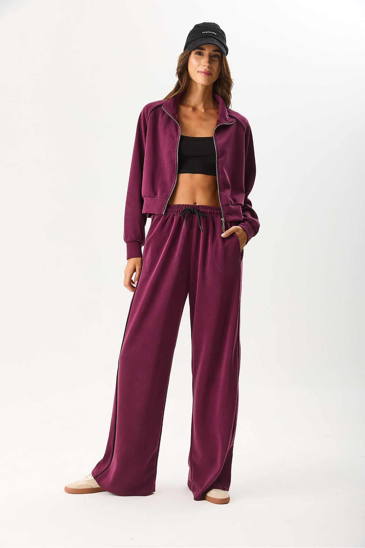 Kadın Regular Fit Yanı Yırtmaçlı Yumuşak Dokulu Jogging Pantolon (CUPRO) - Bordo