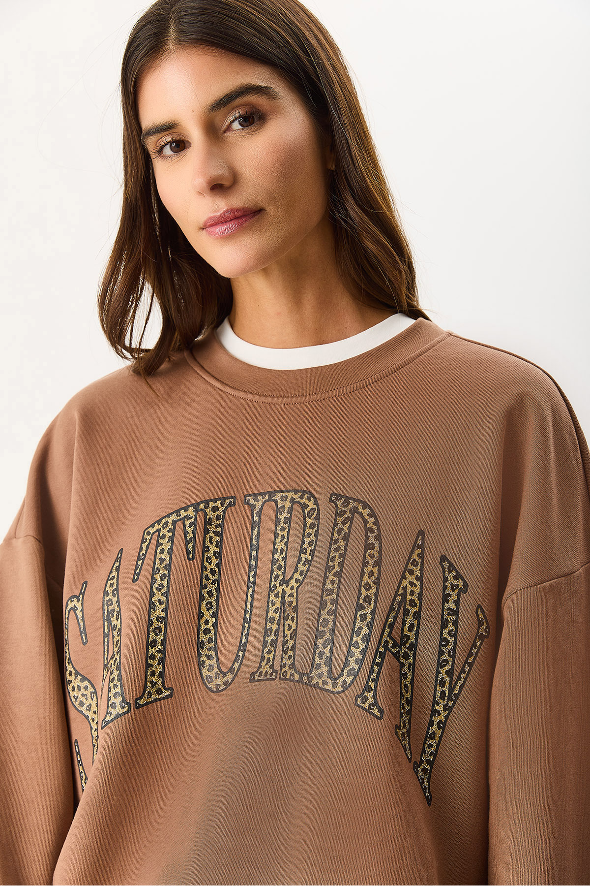 Kadın Saturday Baskılı Efektli Sweatshirt %100 Pamuk - Kahverengi