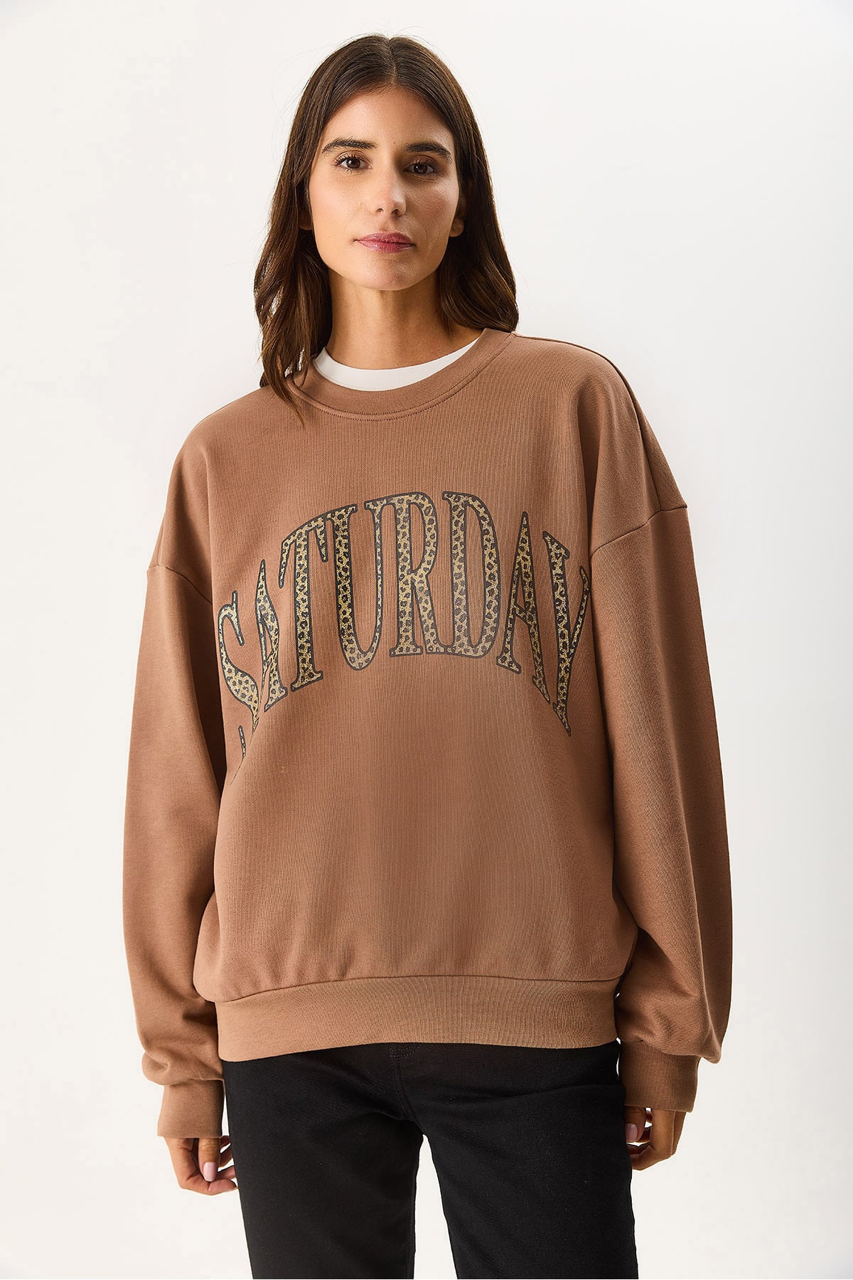 Kadın Saturday Baskılı Efektli Sweatshirt %100 Pamuk - Kahverengi